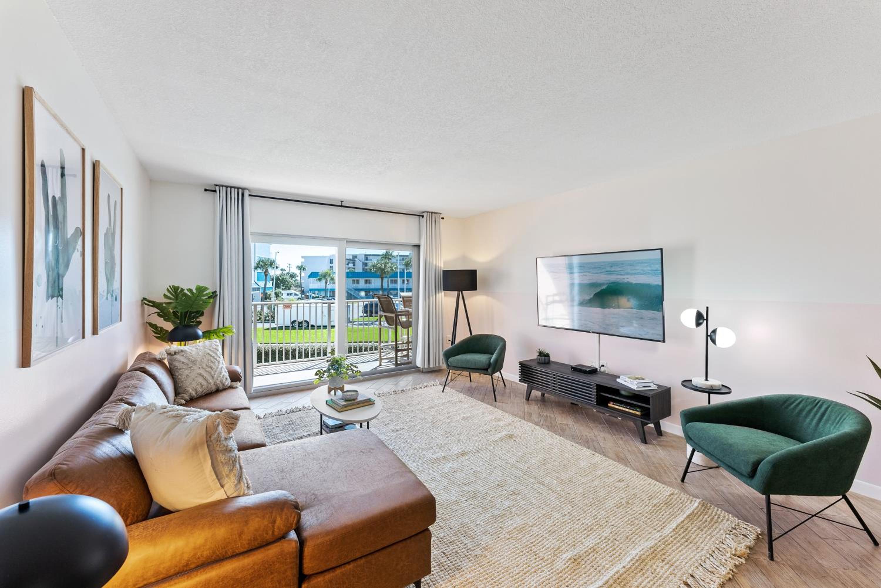 Deluxe Three-Bedroom Condo with Resort Views - Unit #29