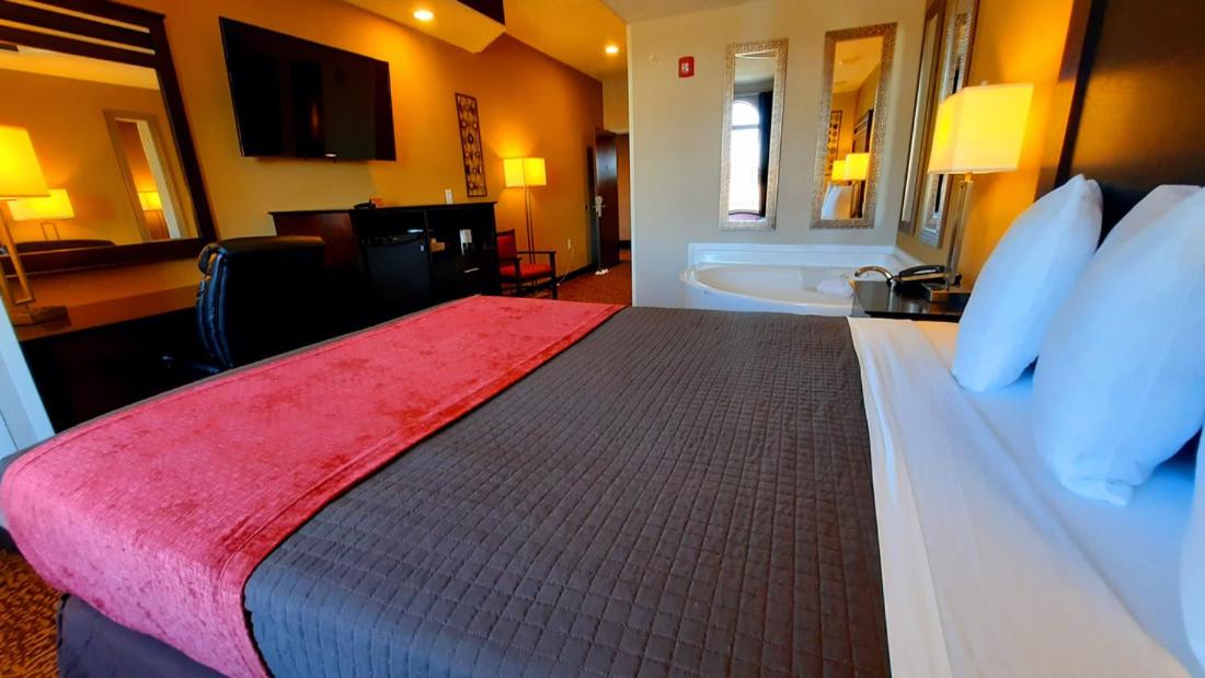 King room with spa bath
