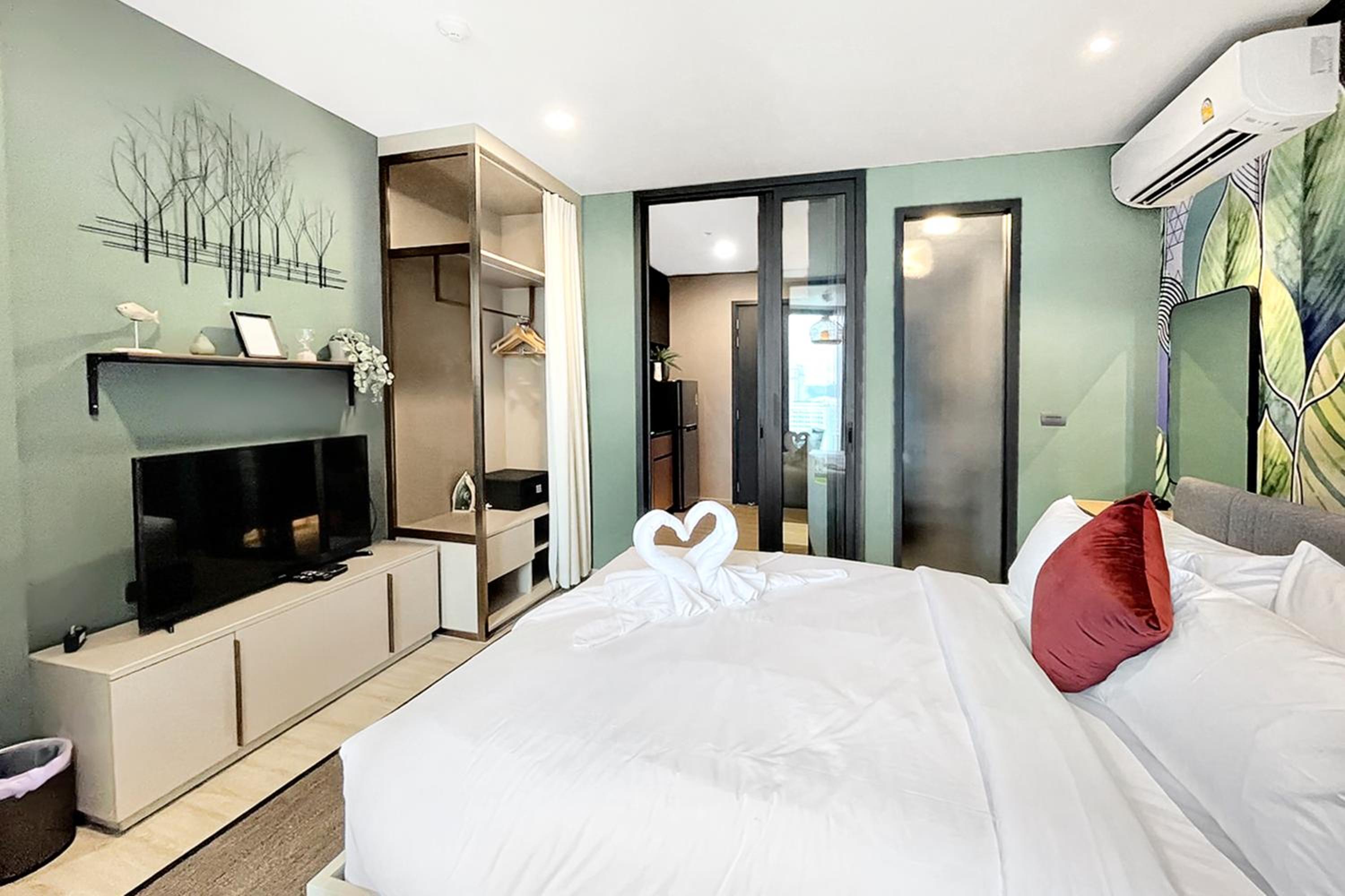 Queen Suite with Sea View - Photo 22