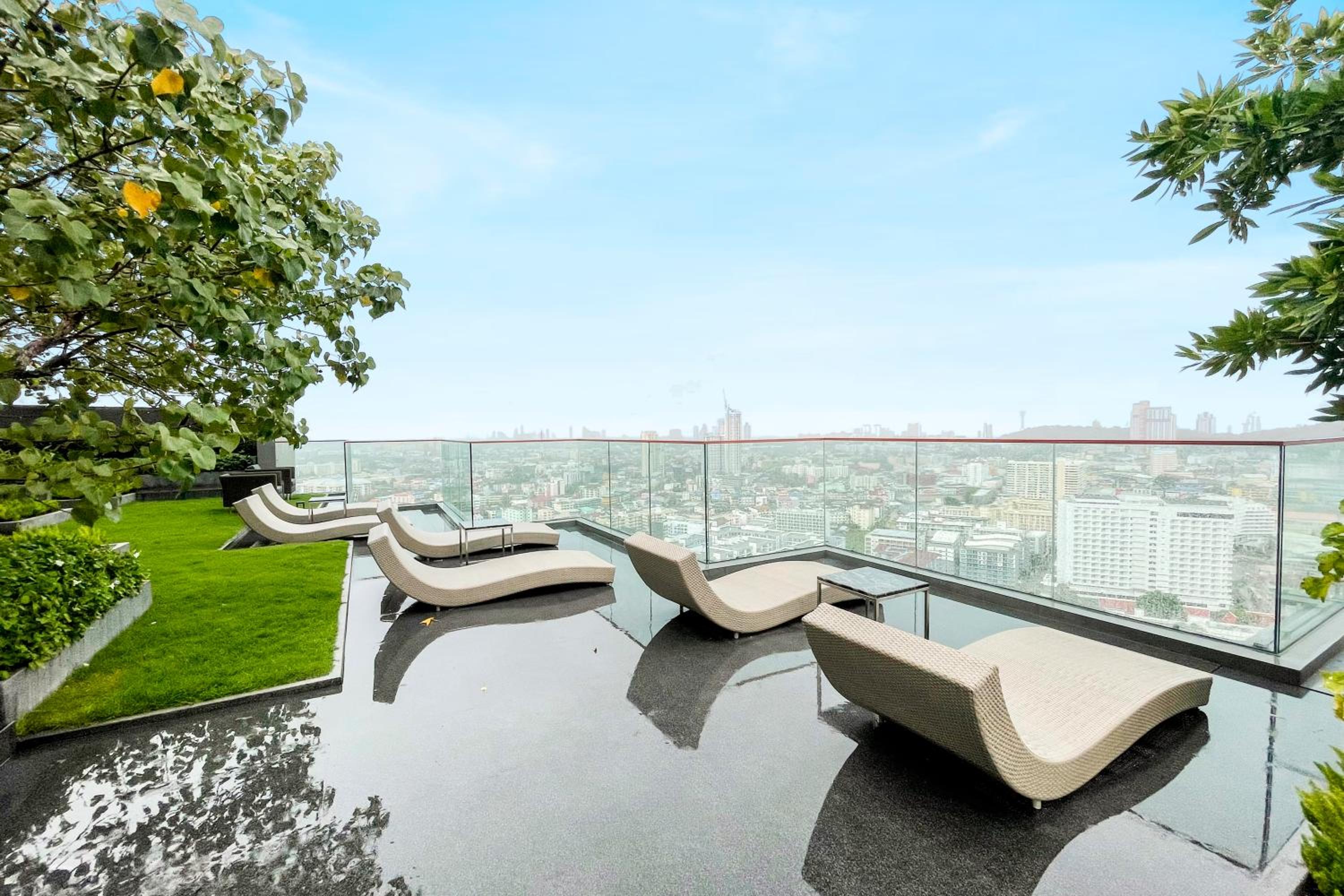 Queen Suite with Sea View - Photo 17