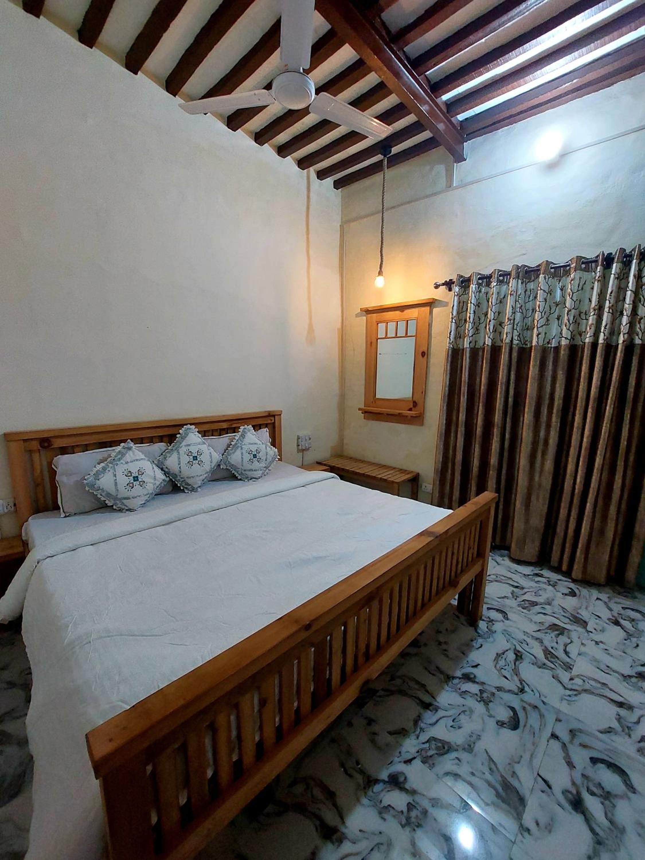 Double Room with Private Bathroom photo 1