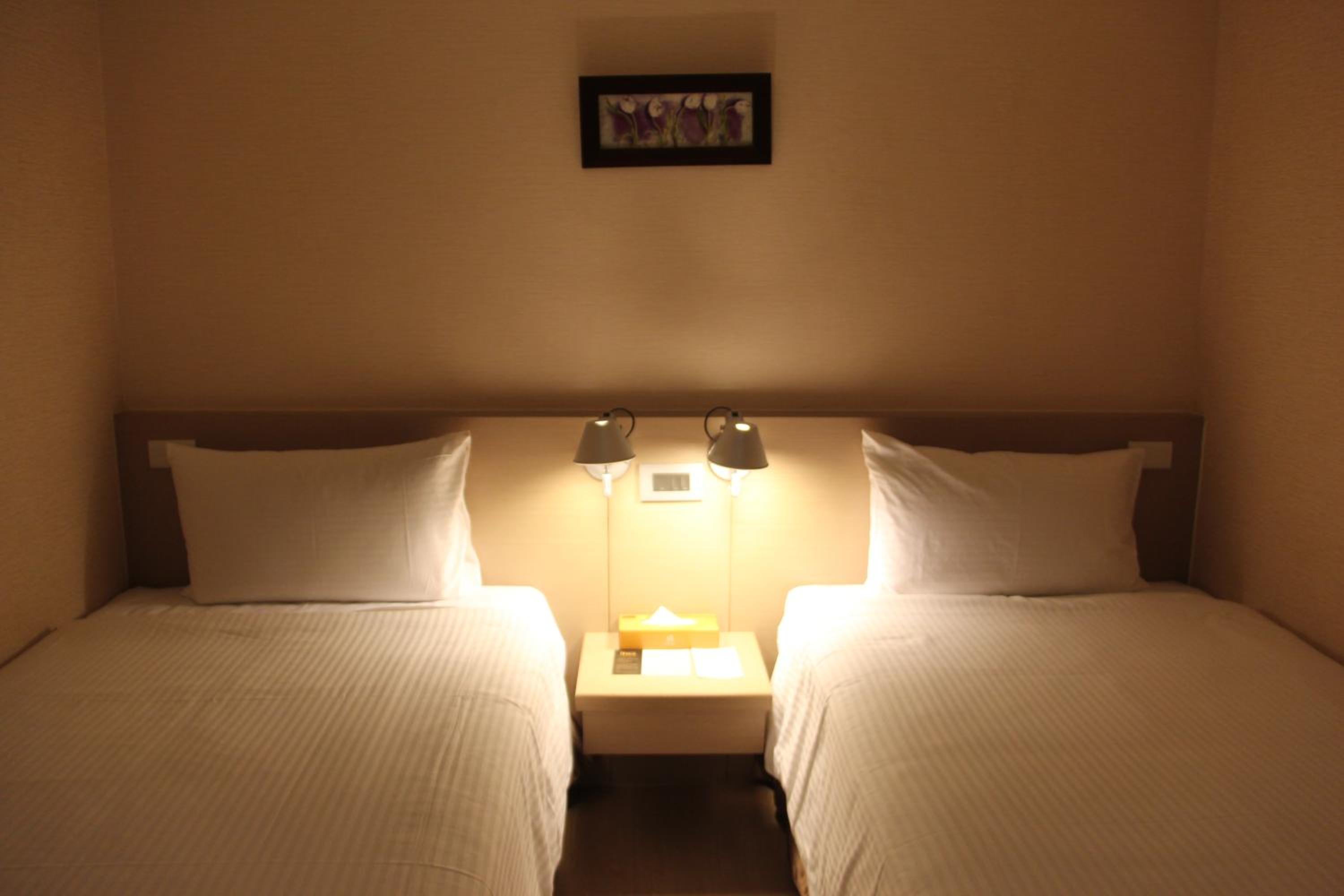 Small Twin Room - No Window photo 1
