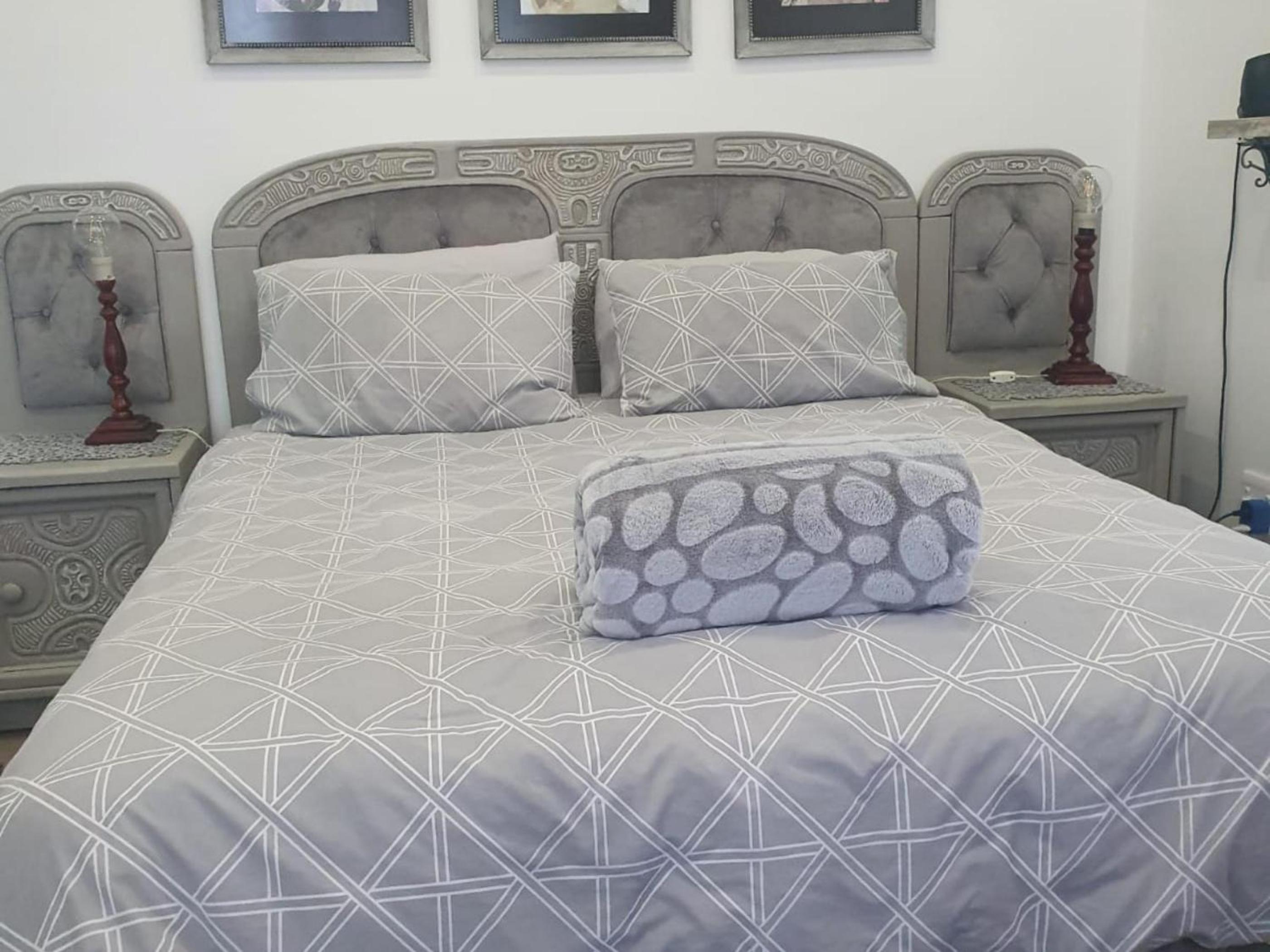 Two-Bedroom Apartment - Photo 23