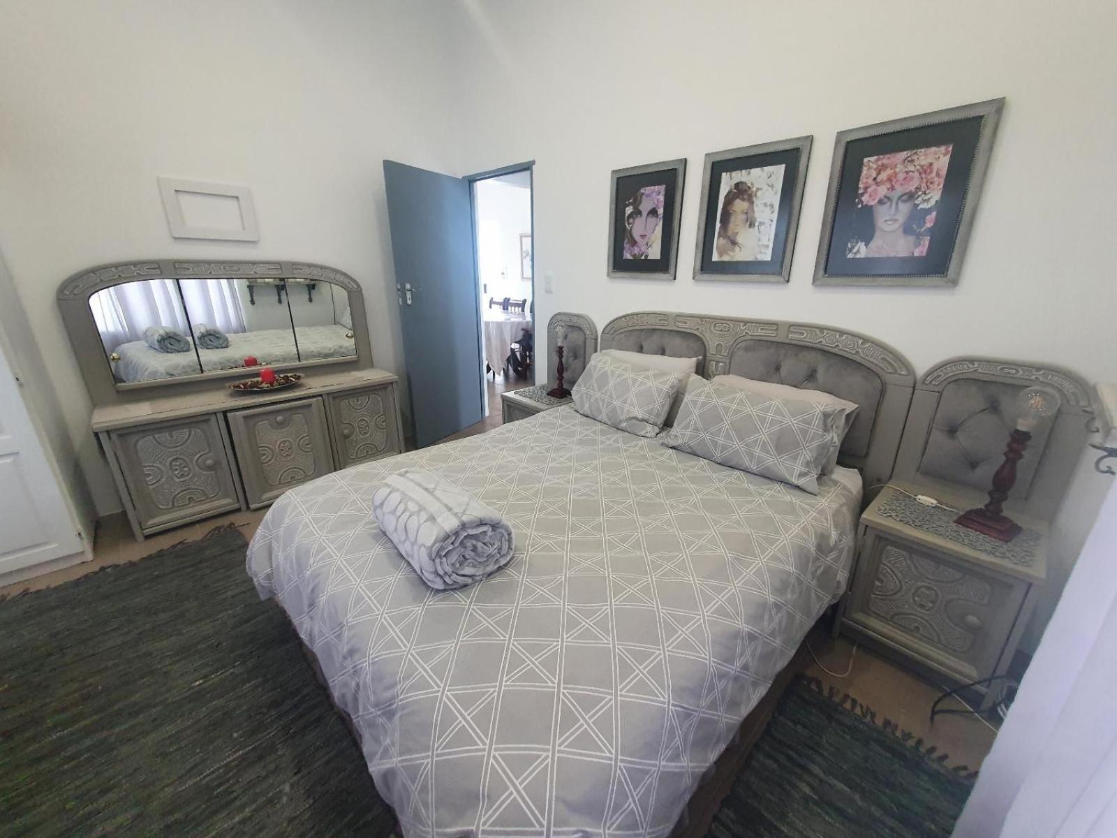 Two-Bedroom Apartment - Photo 24