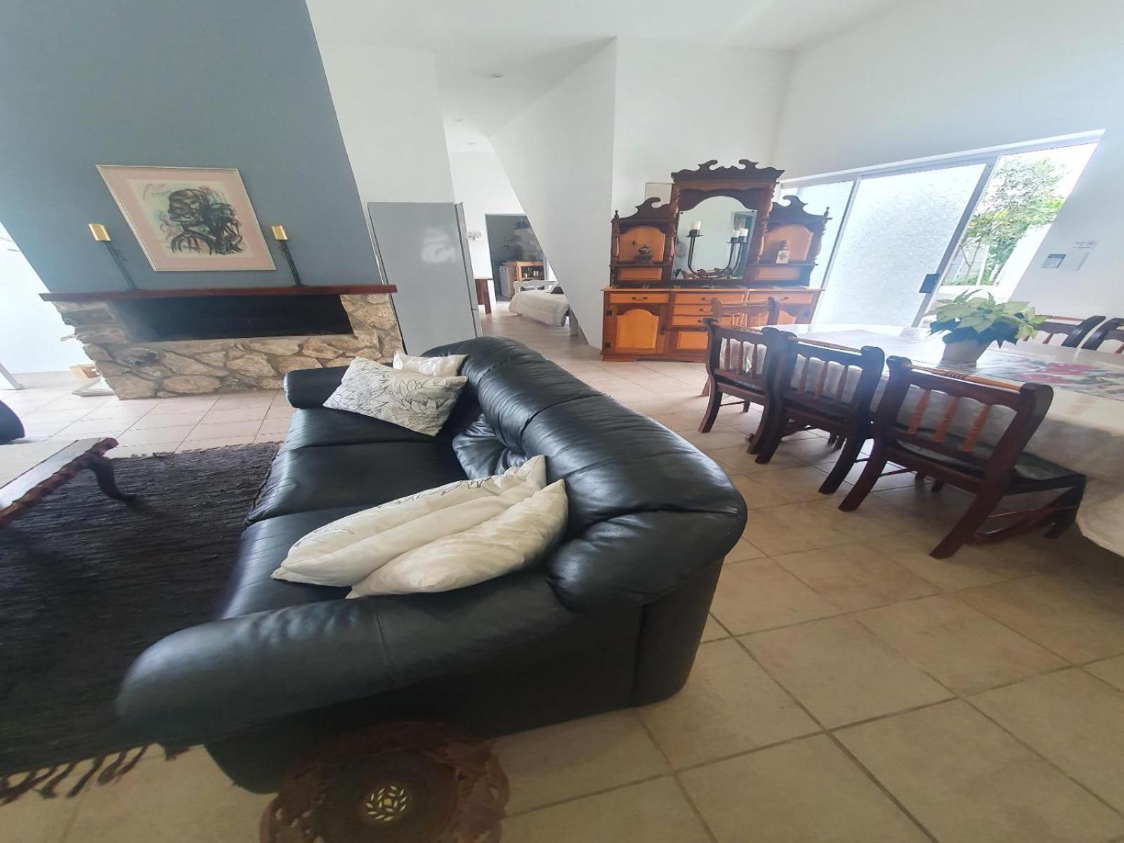 Two-Bedroom Apartment - Photo 11