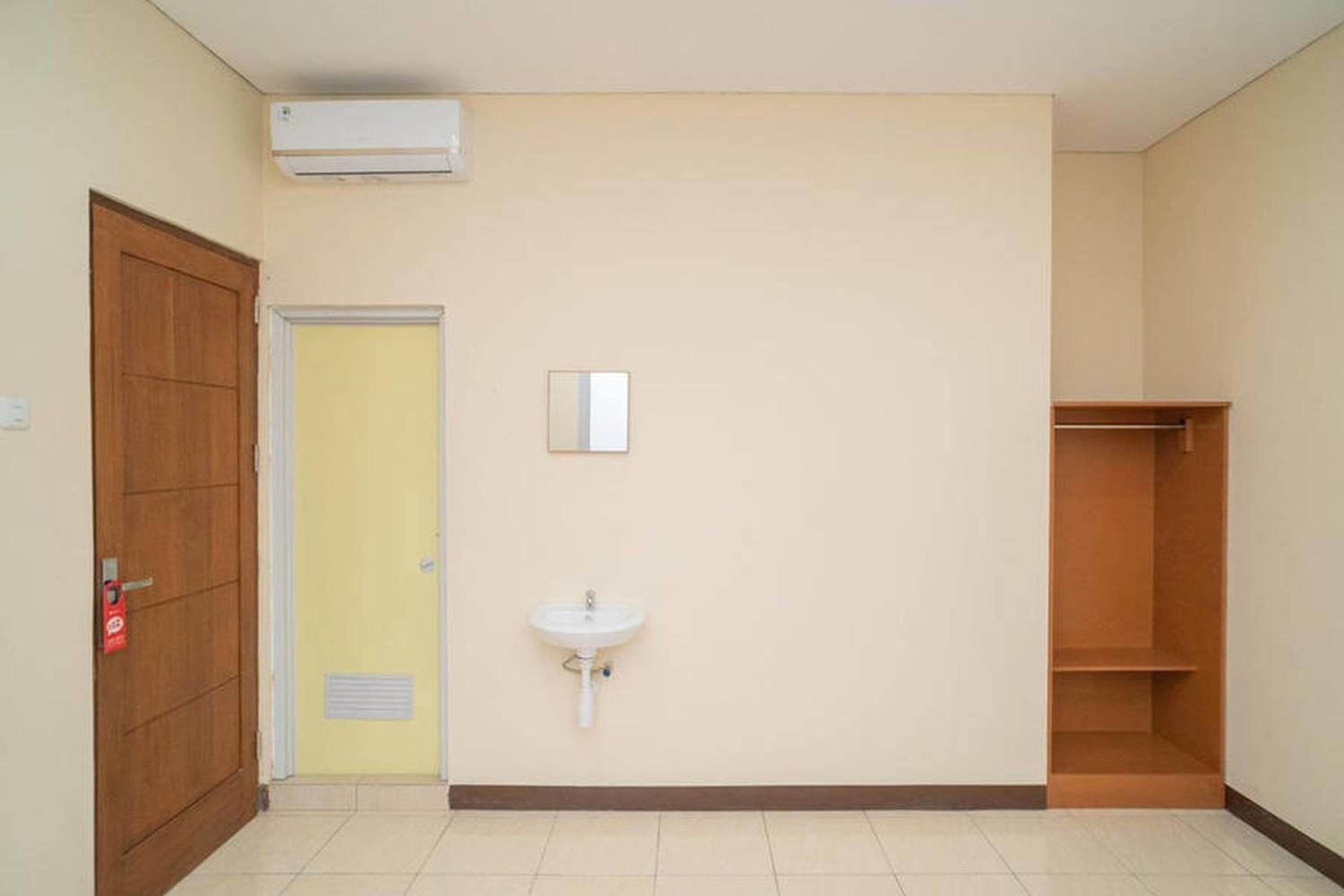 Deluxe Double Room - Photo 11