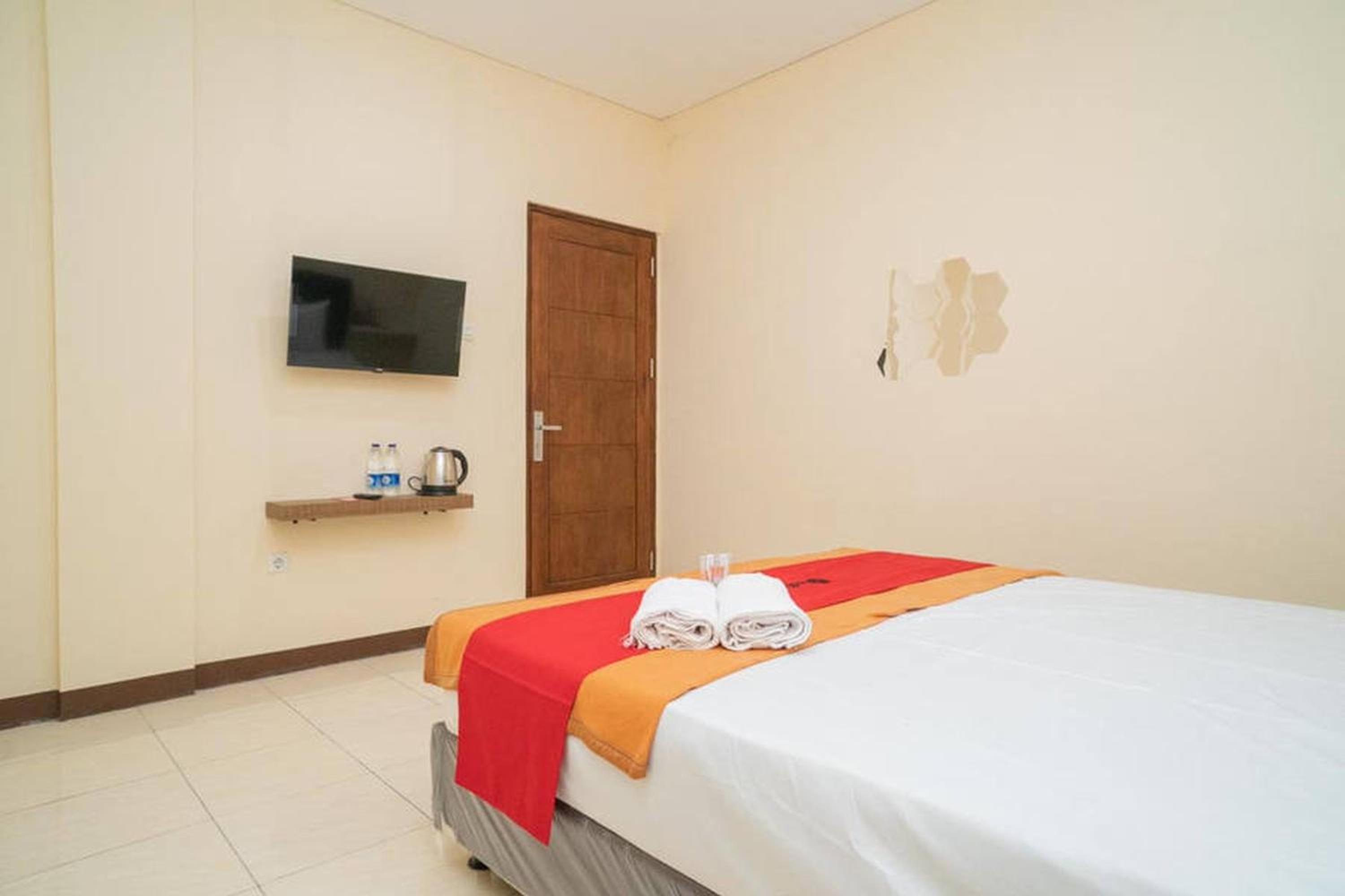 Standard Double Room - Photo 9