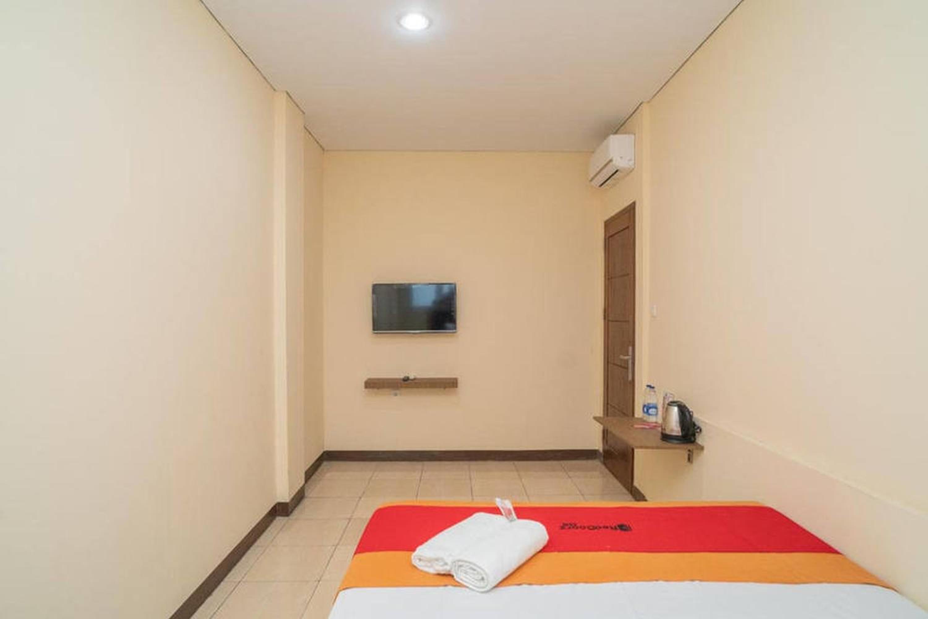 Standard Double Room - Photo 8