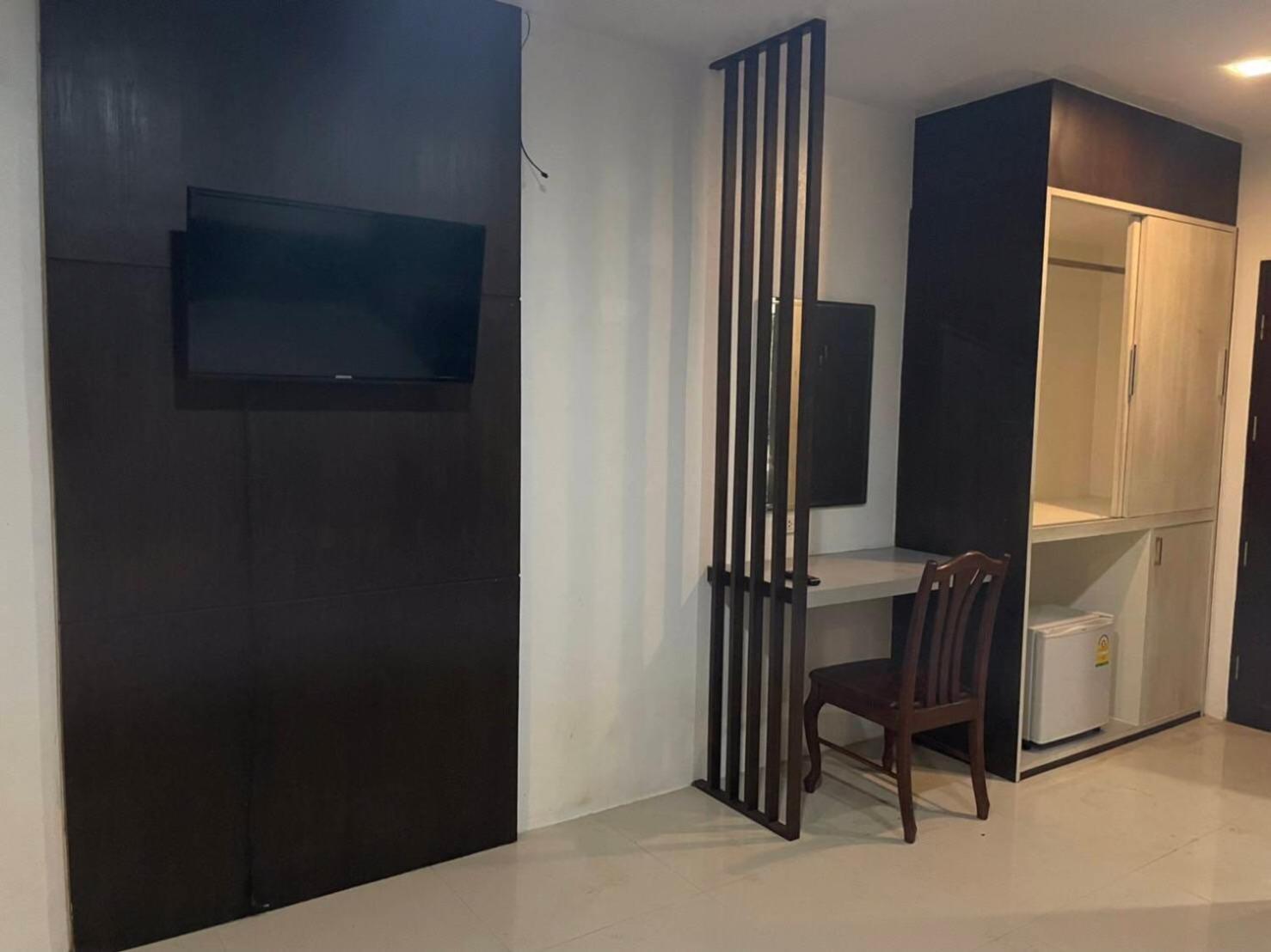 Standard Twin Room - Photo 2