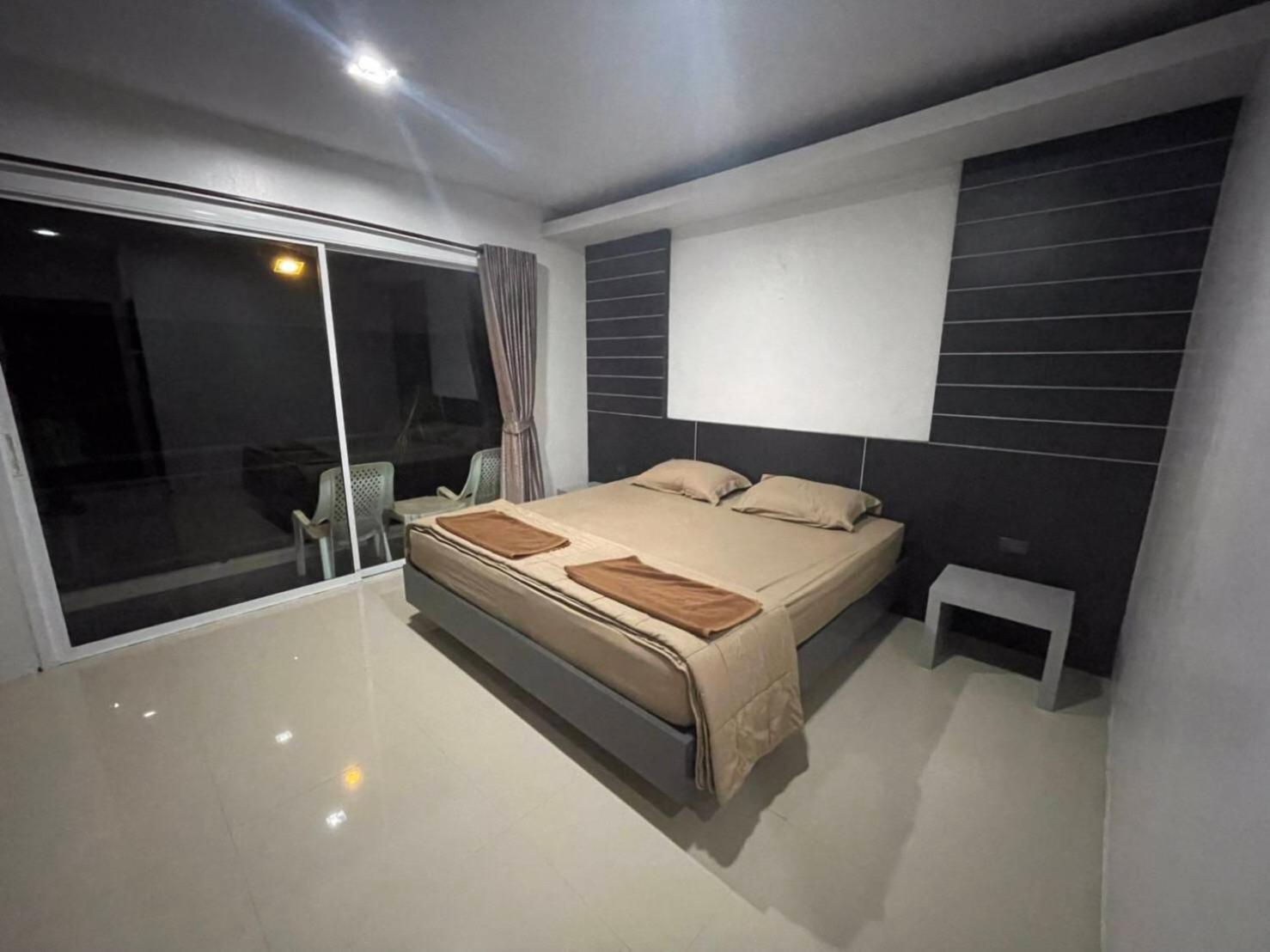 Standard Double Room - Photo 2