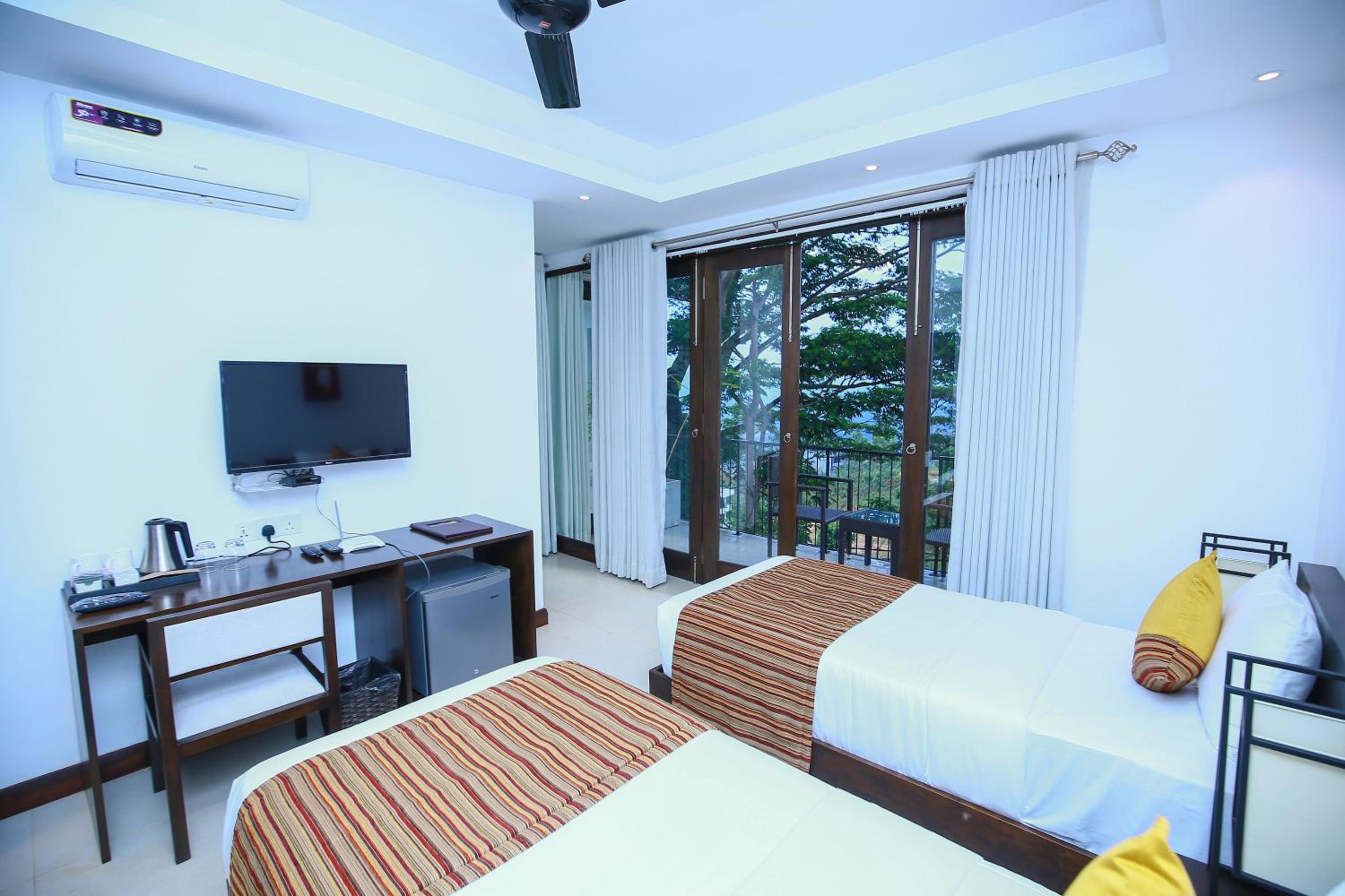 Double Room with Mountain View