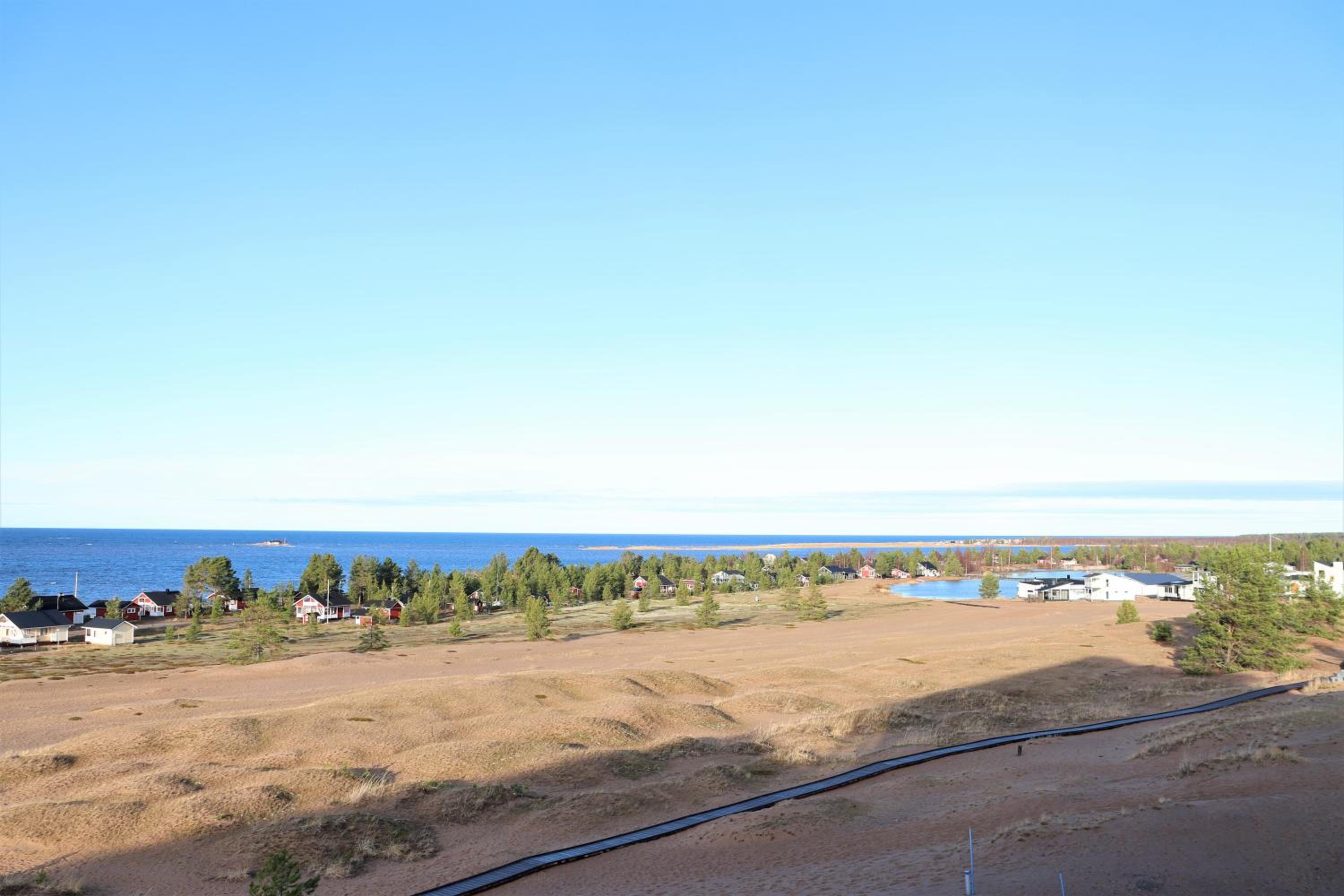 Apartment with Sea View - Photo 4