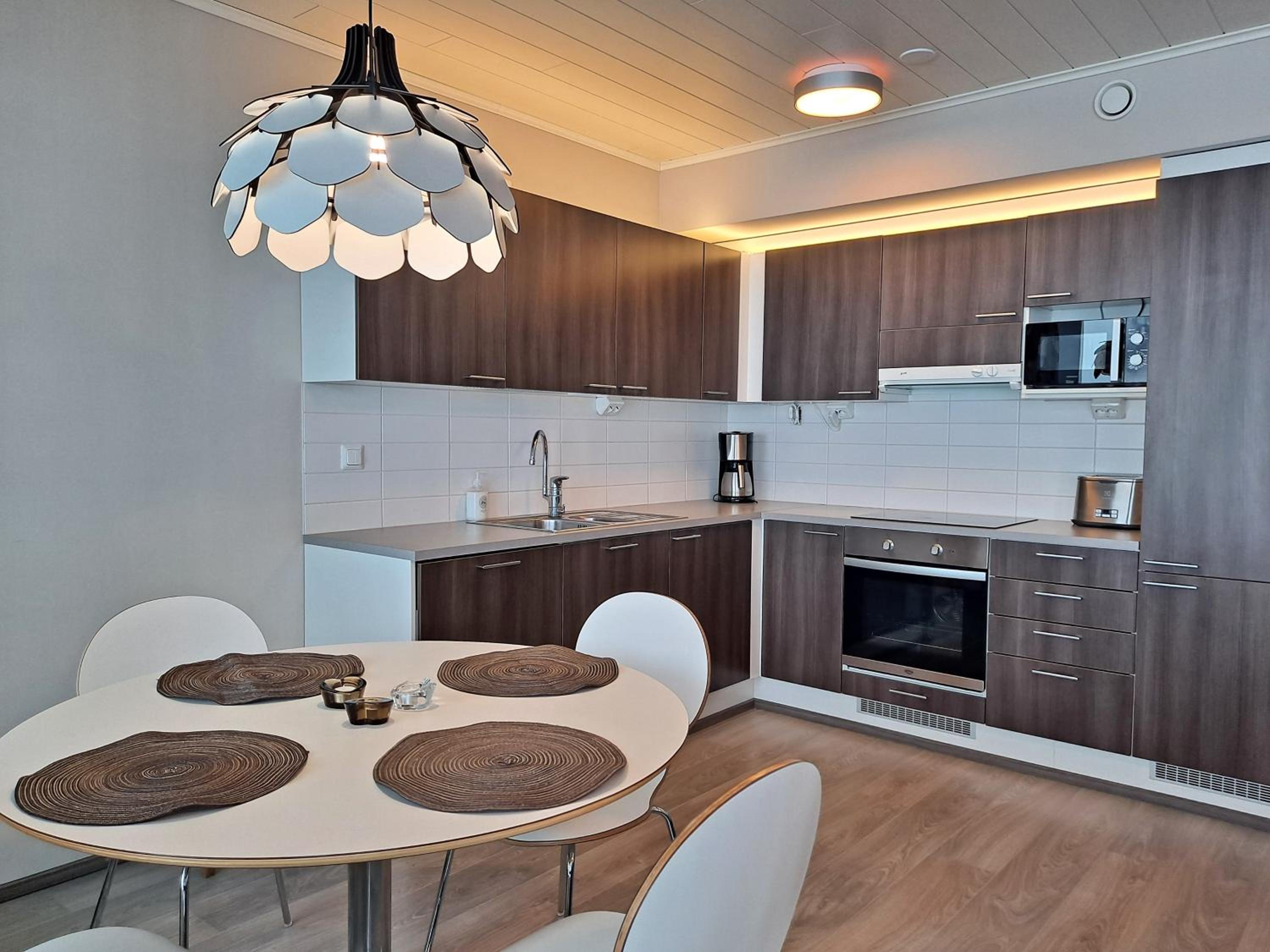 Apartment with Sea View - Photo 5