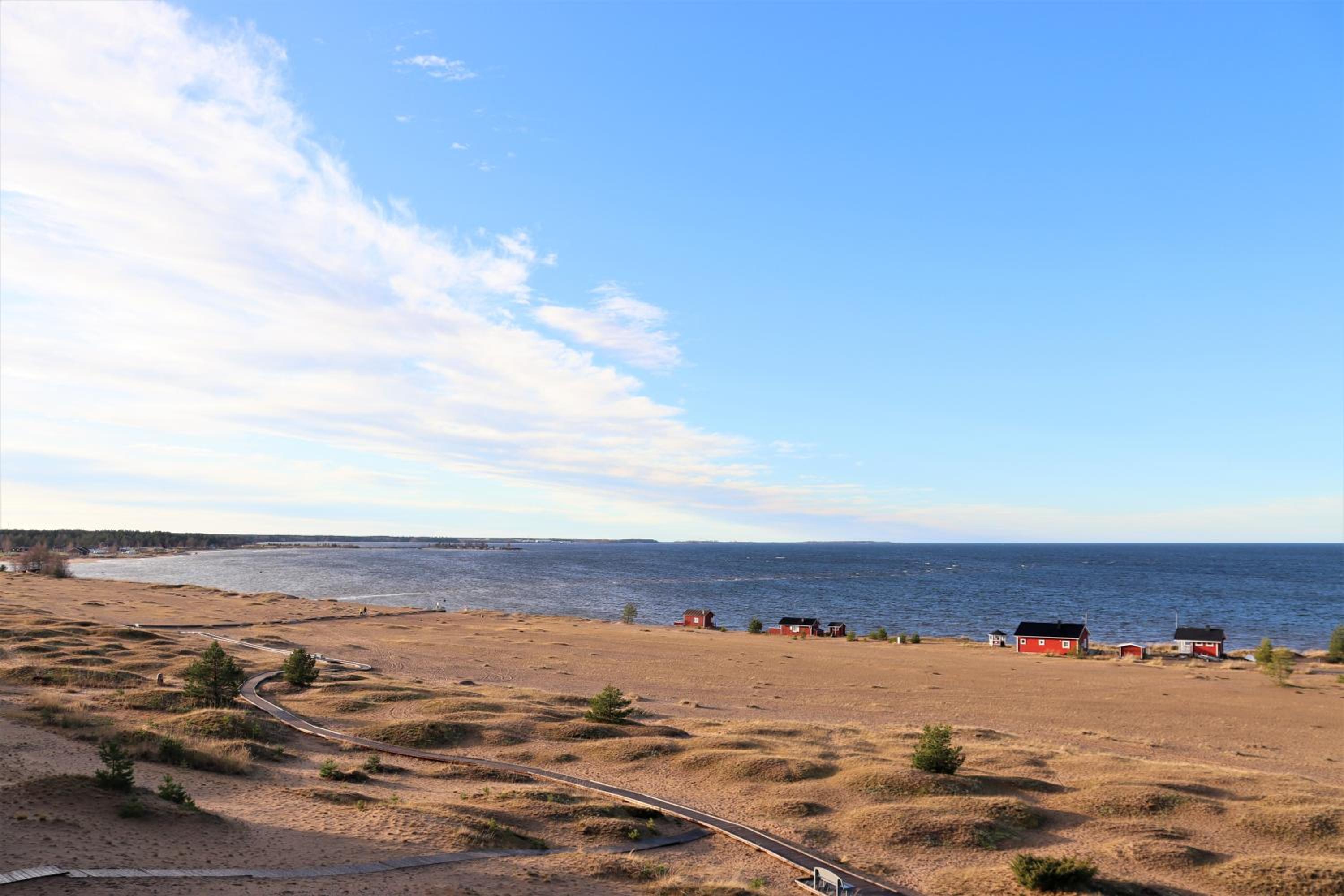 Apartment with Sea View - Photo 9
