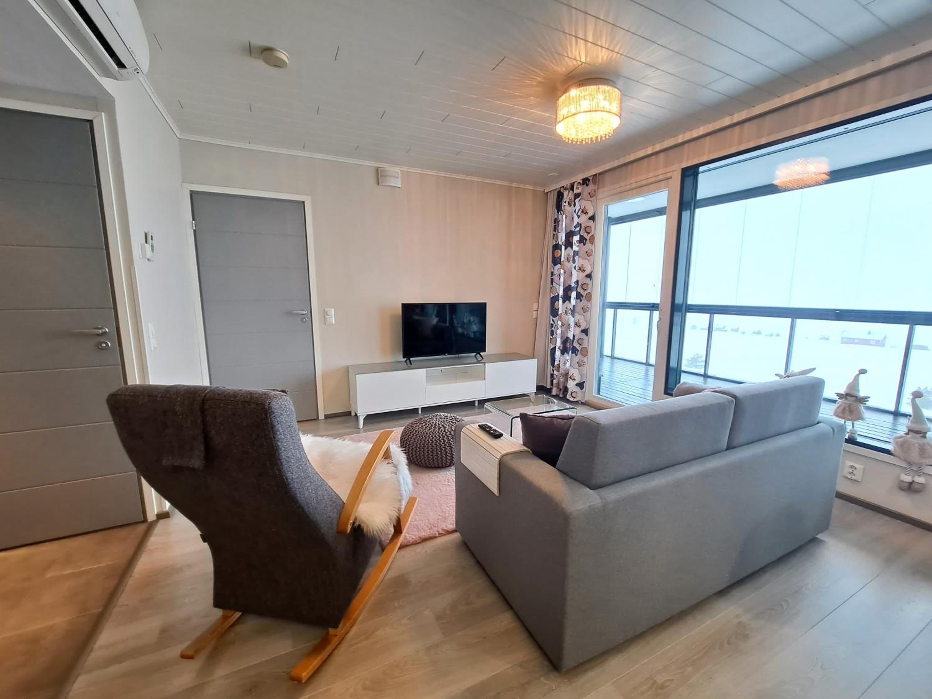 Apartment with Sea View - Photo 10