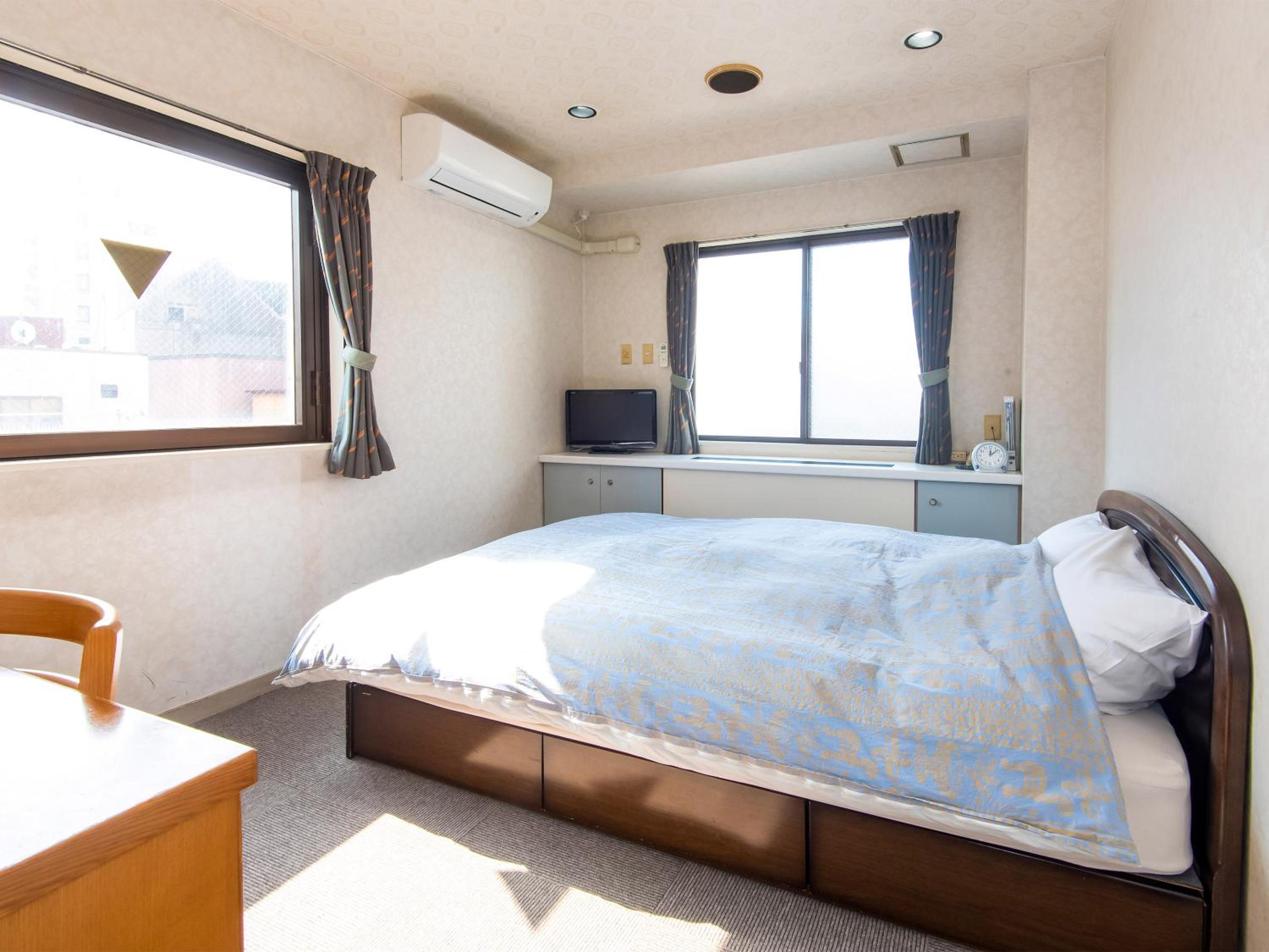 Double Room with Private Bathroom photo 2