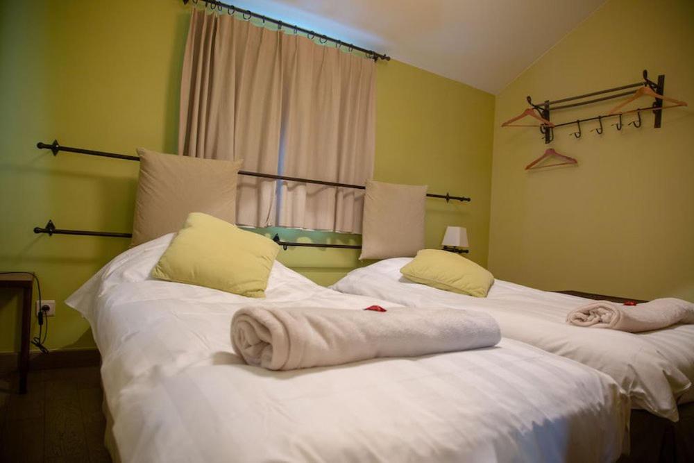 Double Room with Private Bathroom photo 2