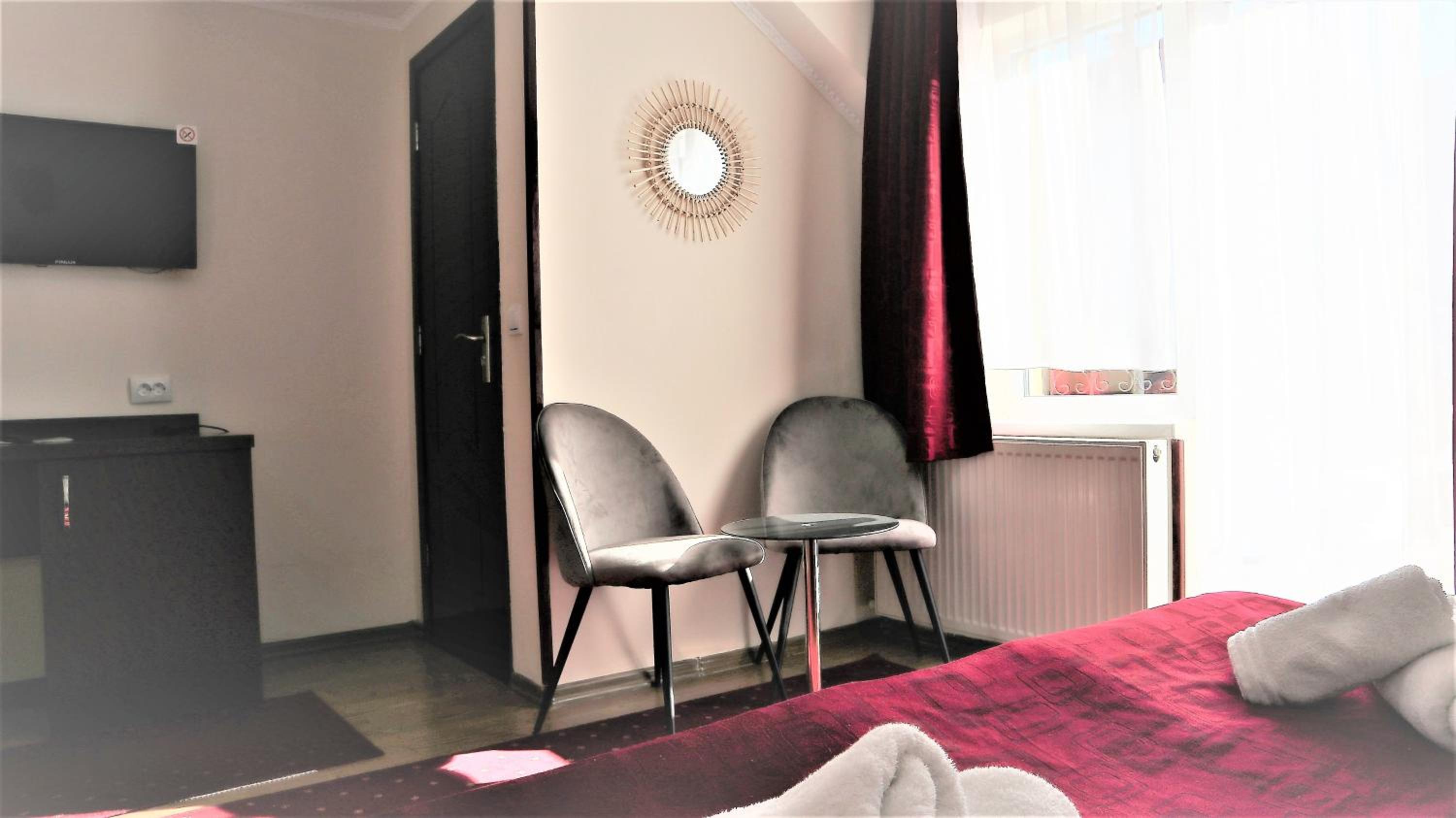 Double or Twin Room - Photo 7