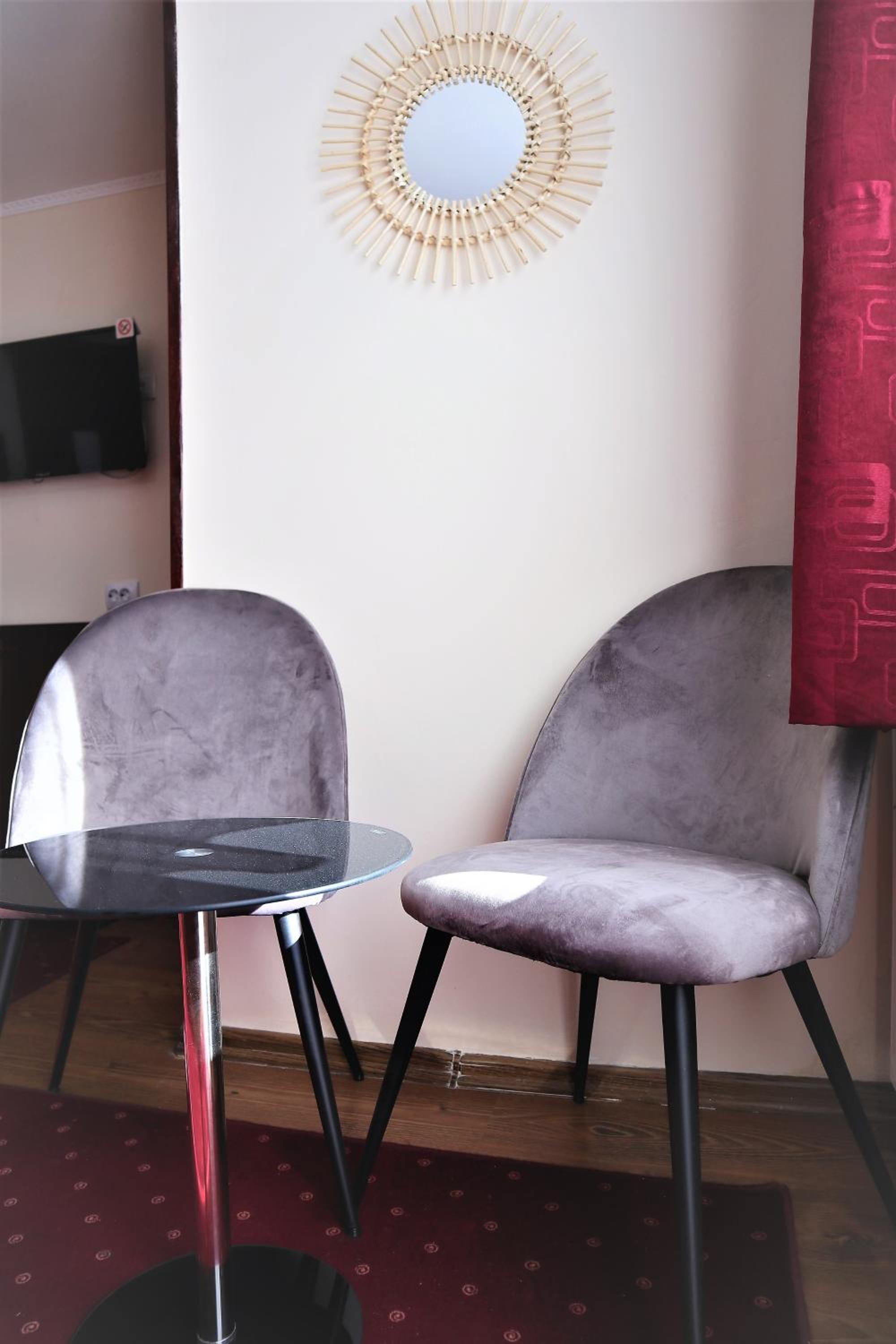 Double or Twin Room - Photo 10