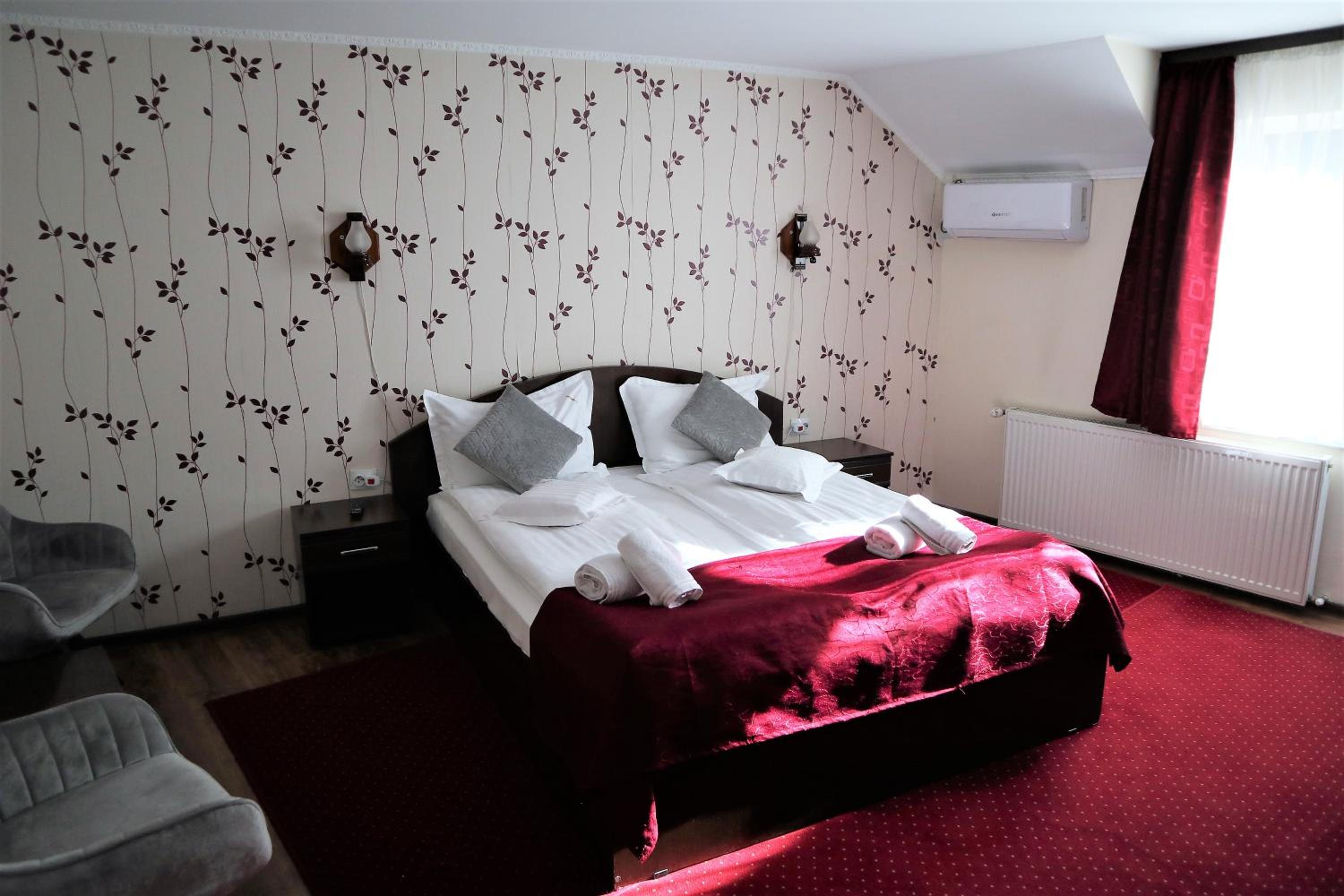 Double or Twin Room - Photo 16