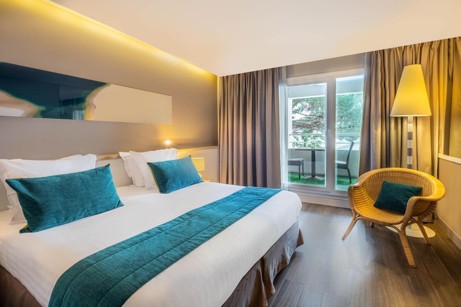 Double Room with Sea View - Photo 7