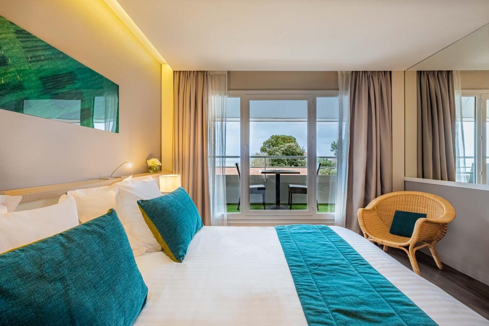 Double Room with Sea View - Photo 8