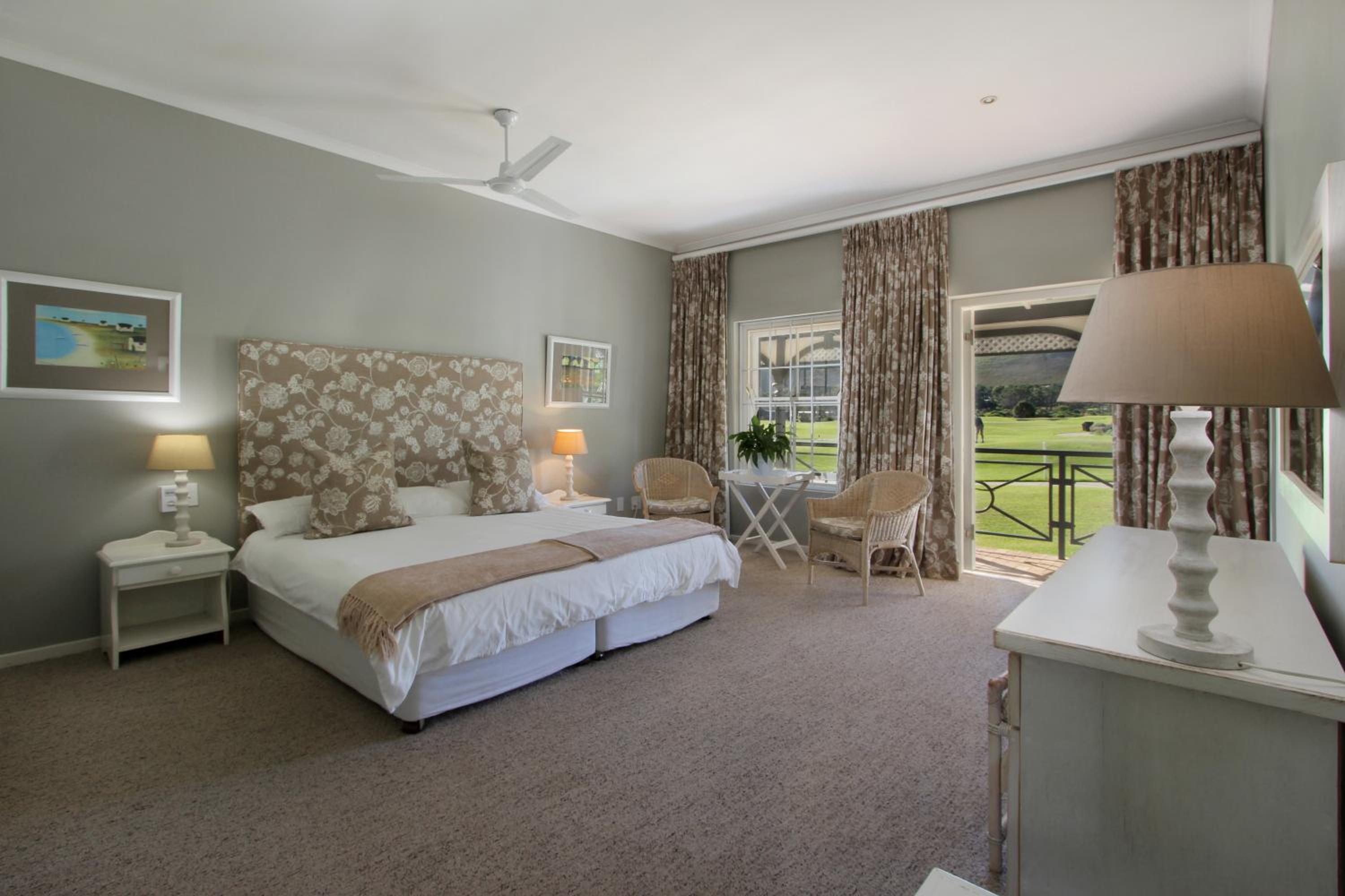 Double Room with Mountain View - Photo 1