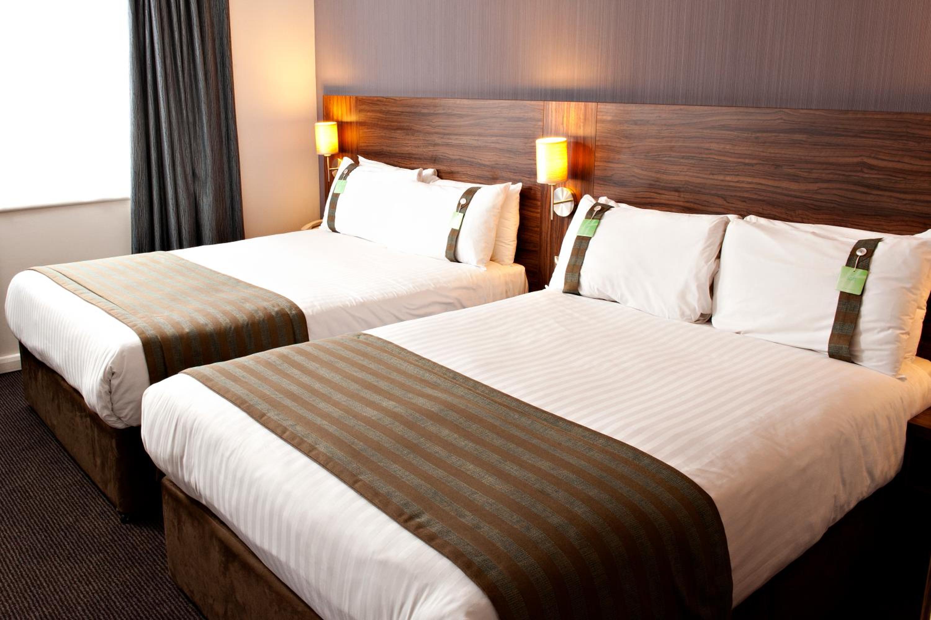 Standard Double Room with Two Double Beds - Photo 4
