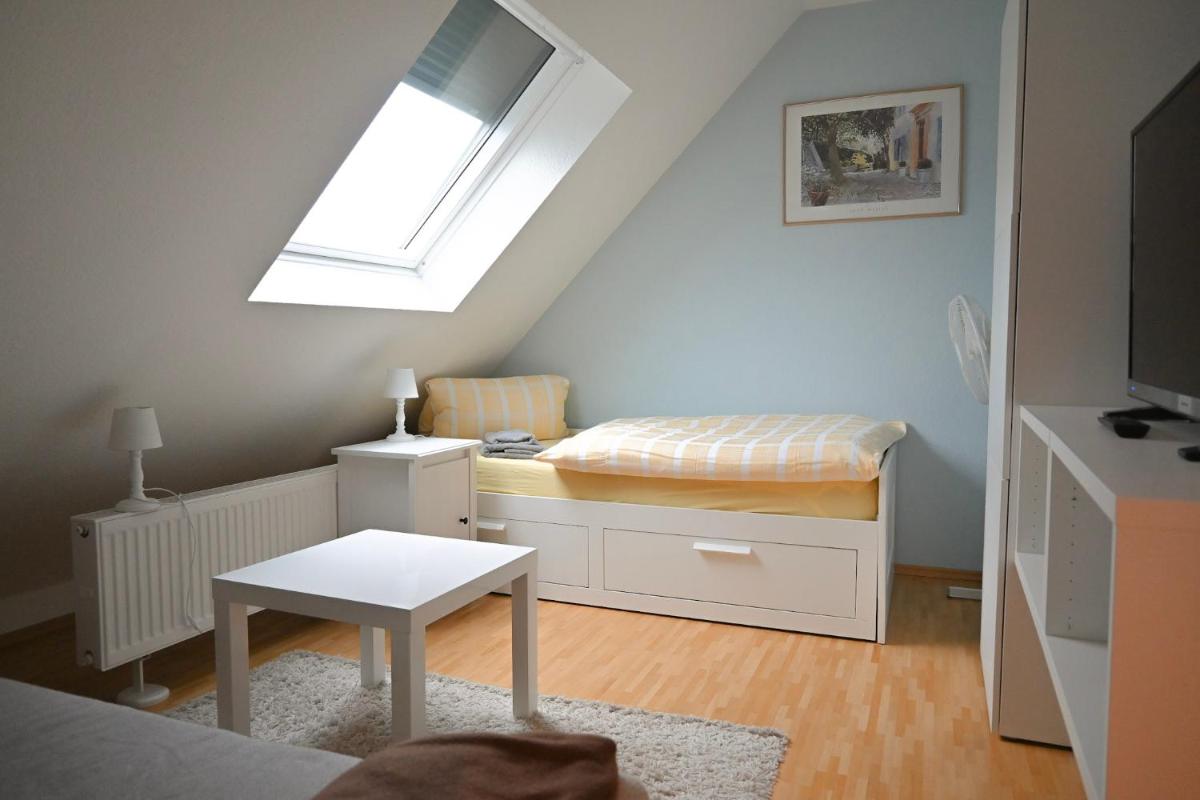 Double Room with Shared Bathroom photo 2