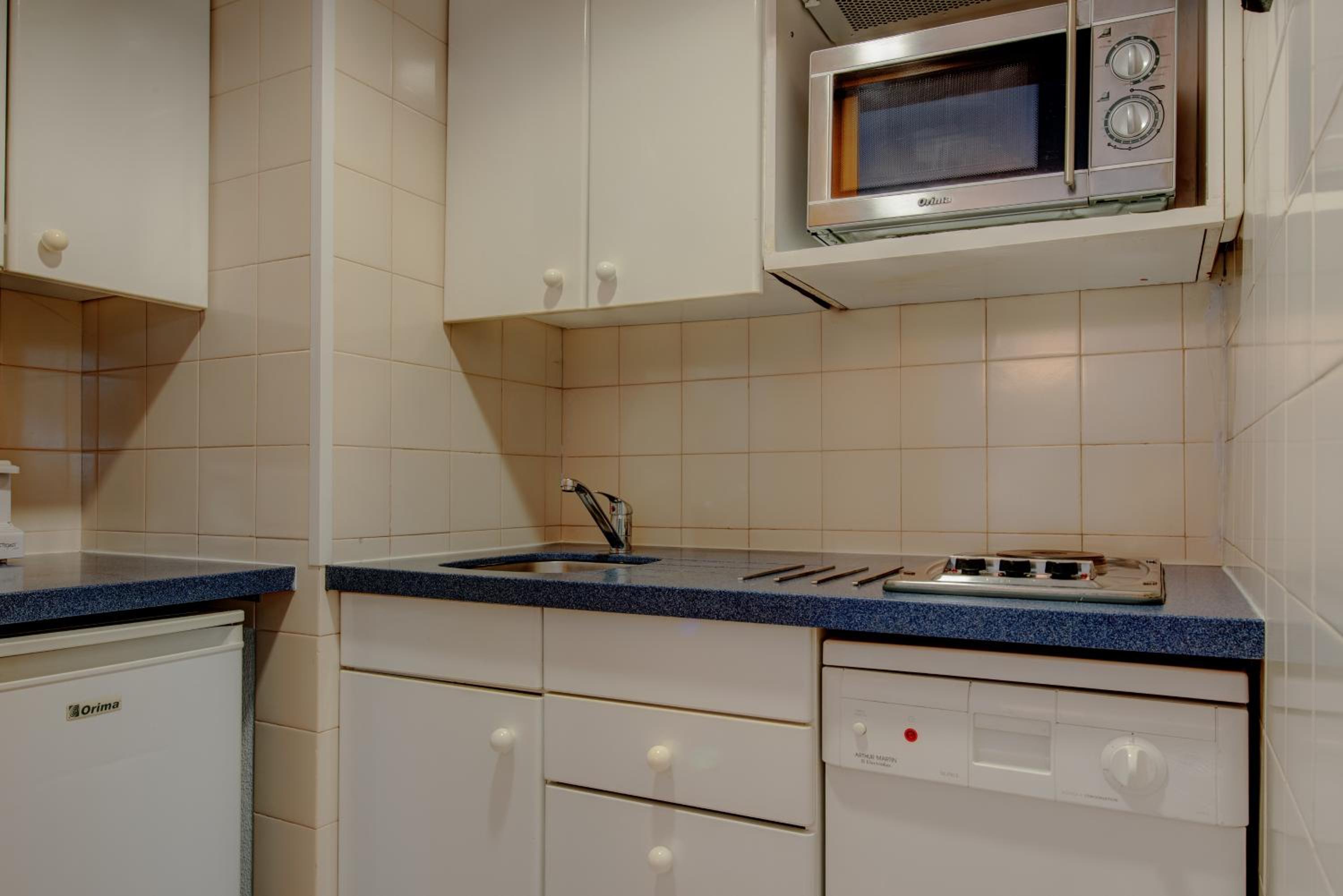 Apartment (4 Adults) - Photo 8