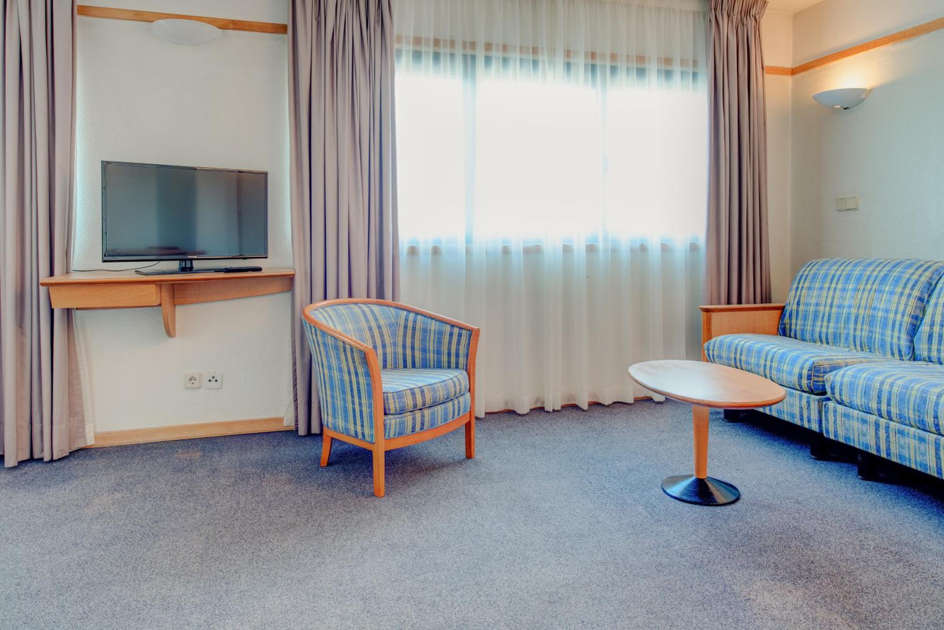 Apartment (4 Adults) - Photo 4