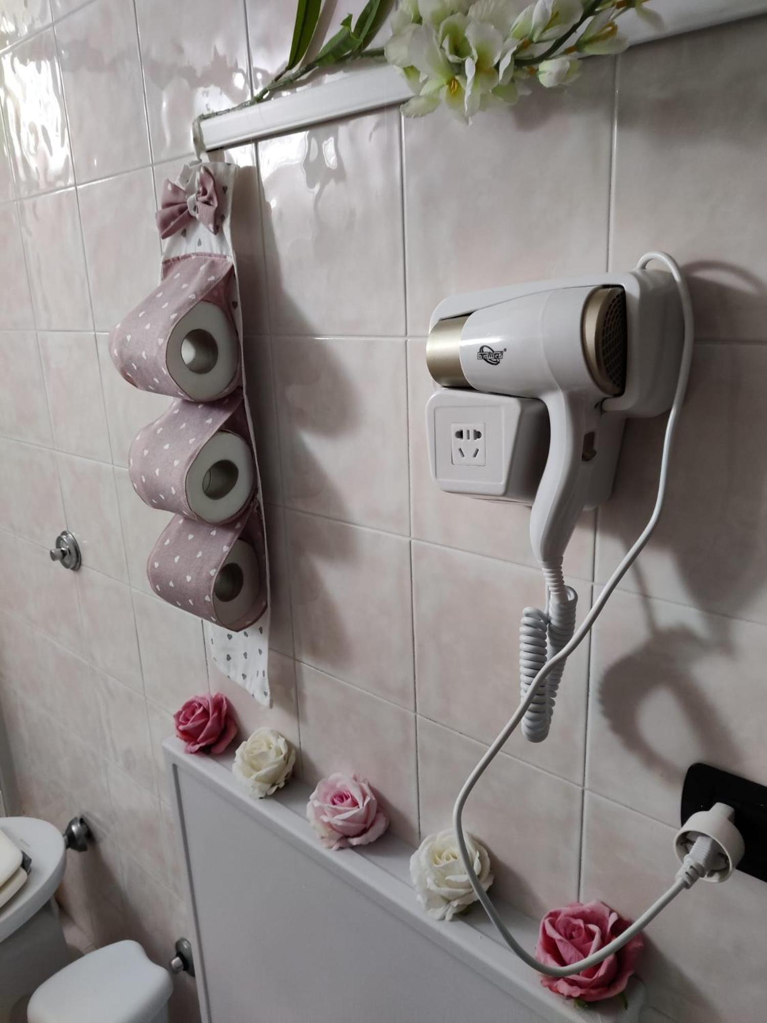 Quadruple Room with Private Bathroom - Photo 11