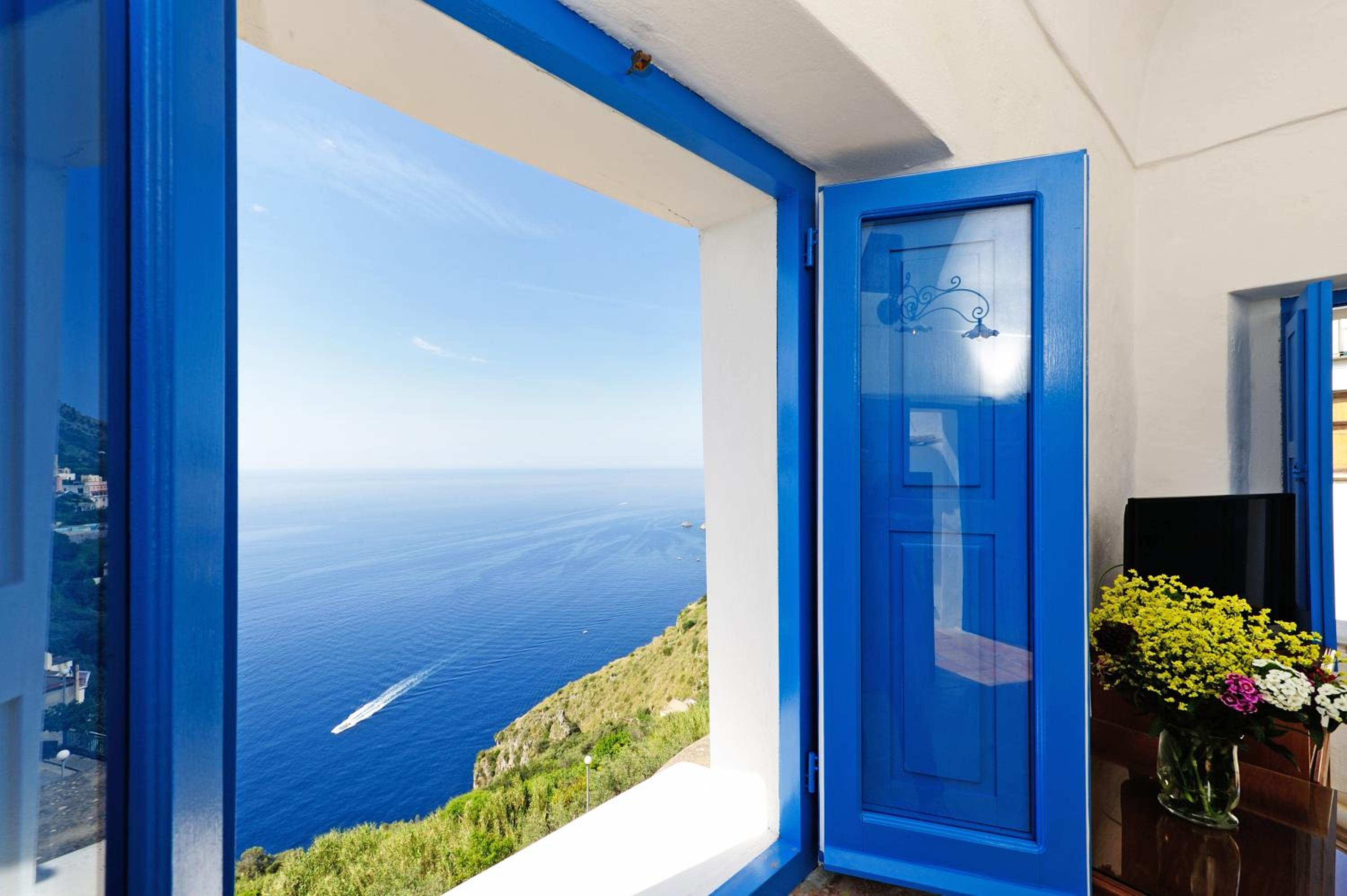 Villa With Sea View photo 3