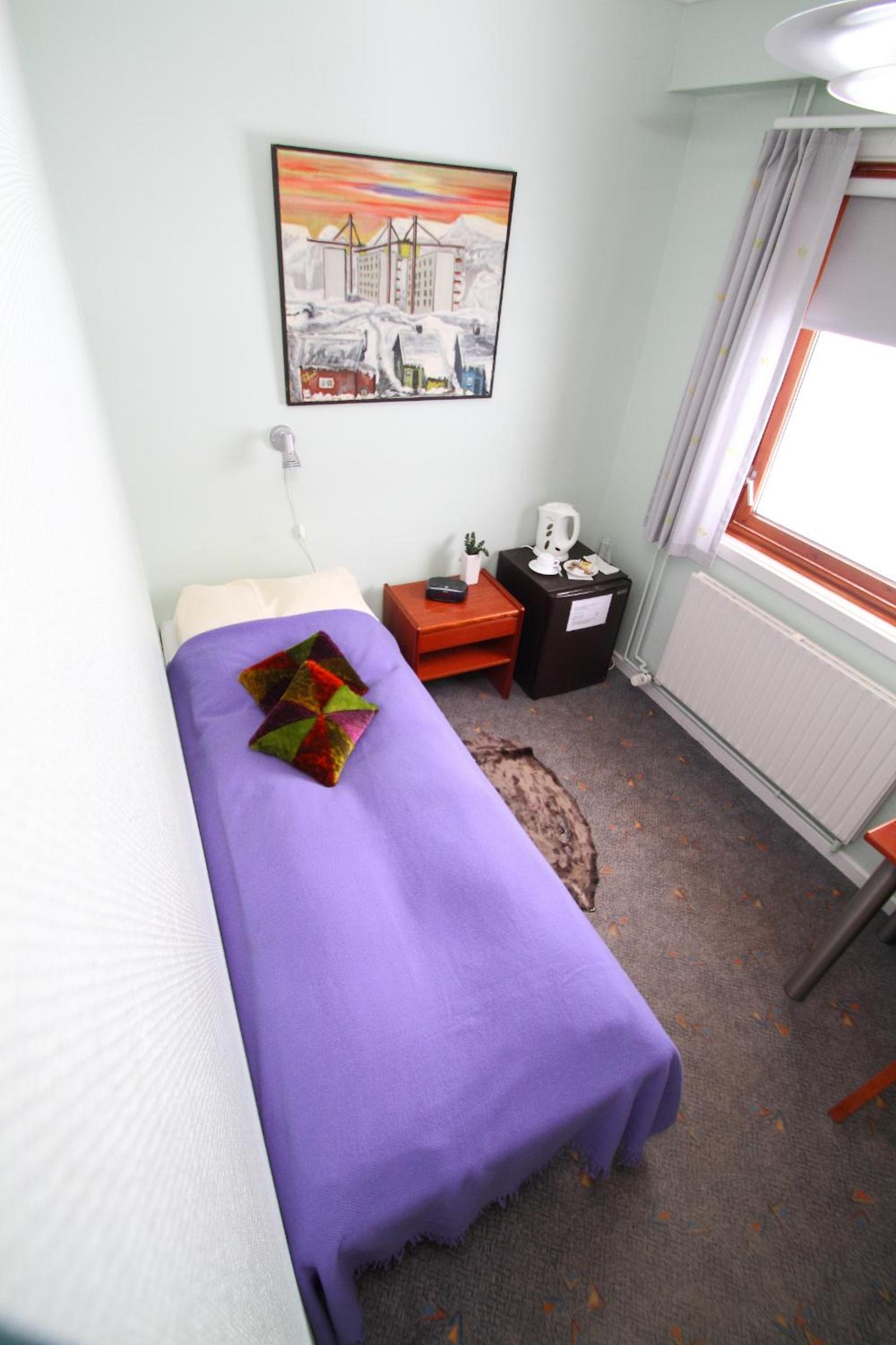 Single Room with Private Bathroom photo 3