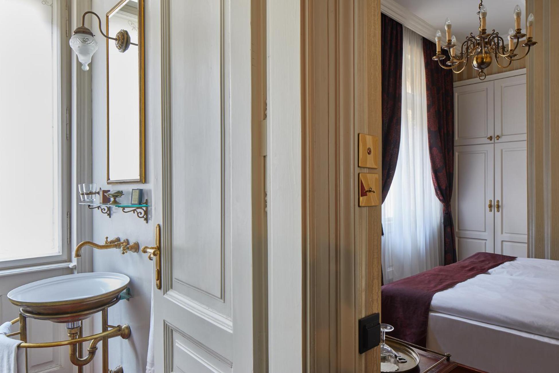 Deluxe Double Room - Photo 6