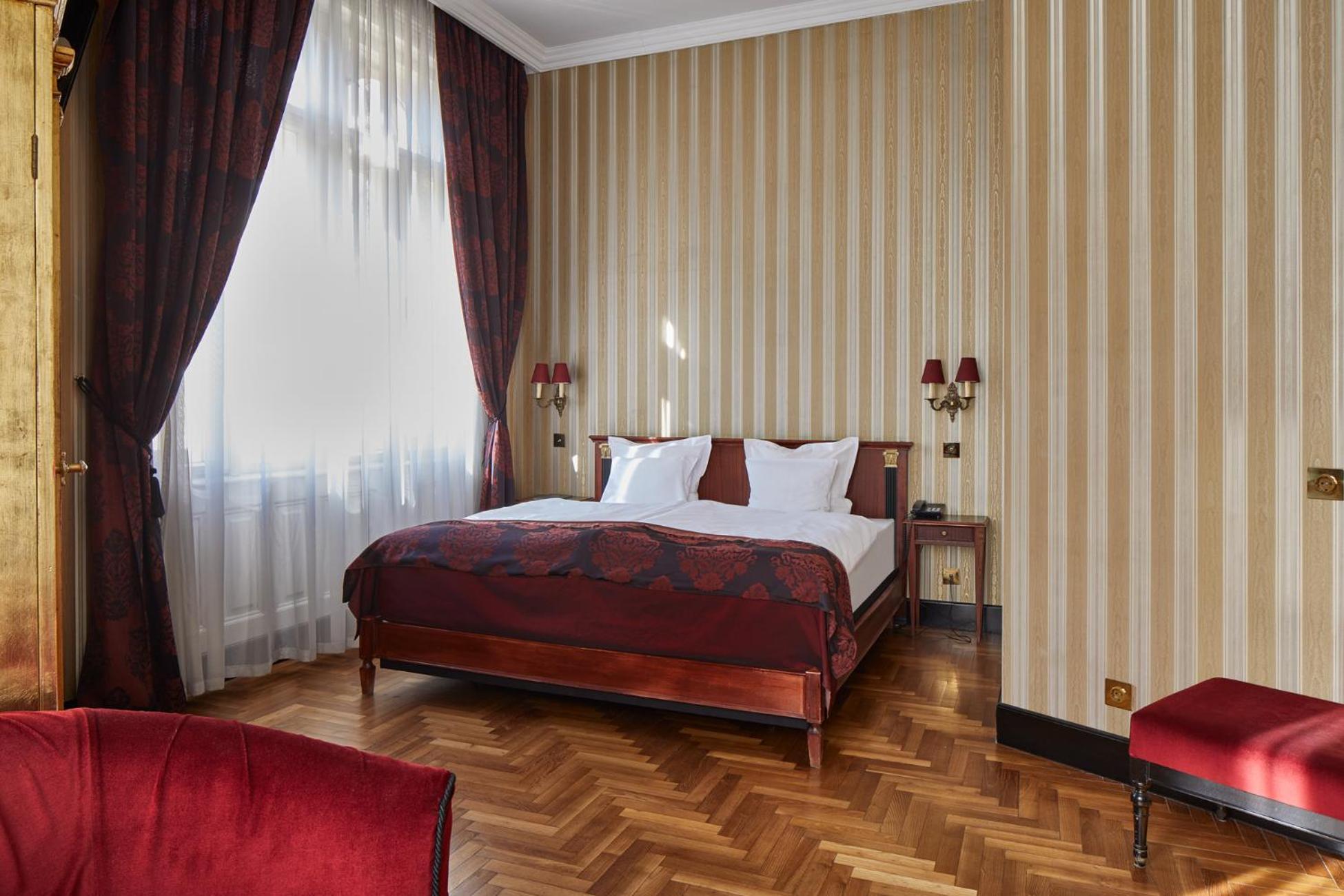 Deluxe Double Room - Photo 1