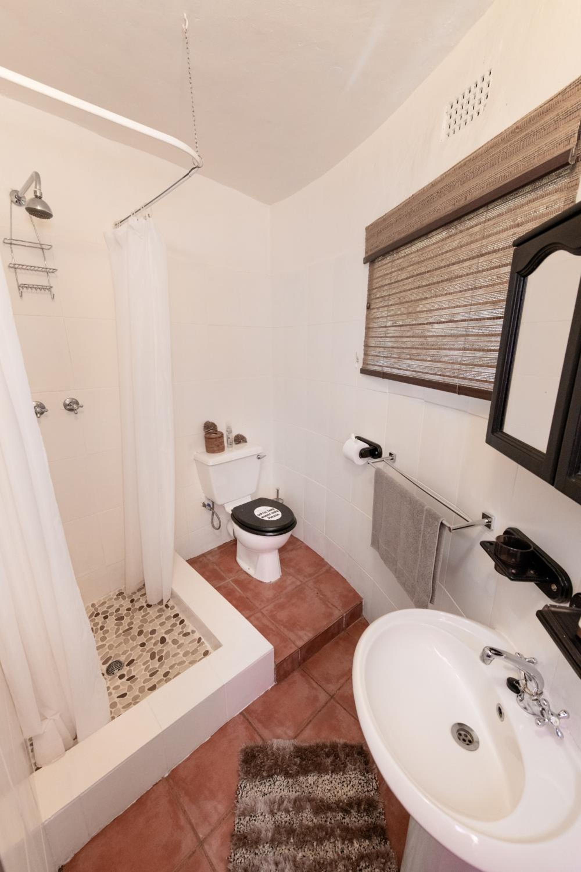 Double Room - Photo 4