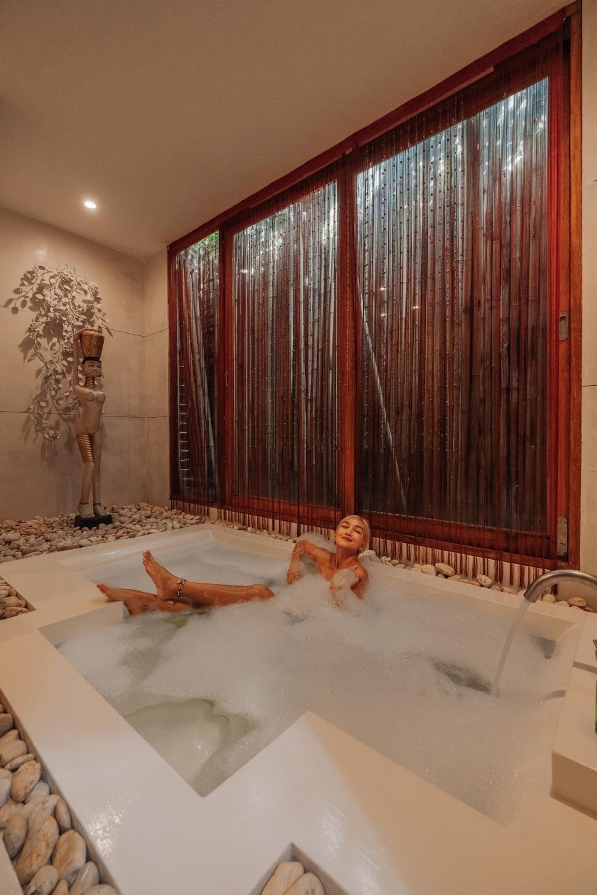 Grand Sunset Suite Pool Villa - Photo 25