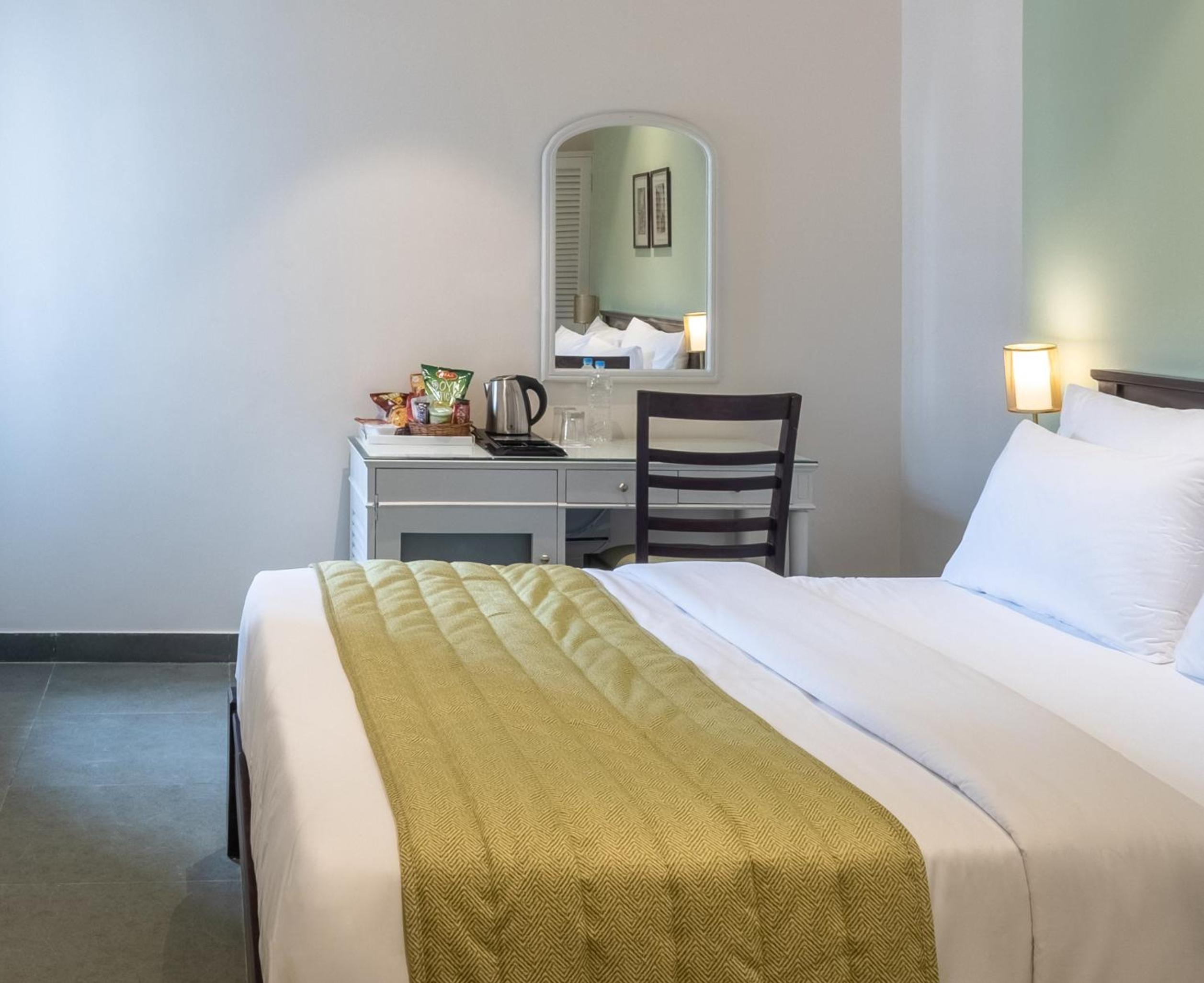 Deluxe Queen Room - Photo 4