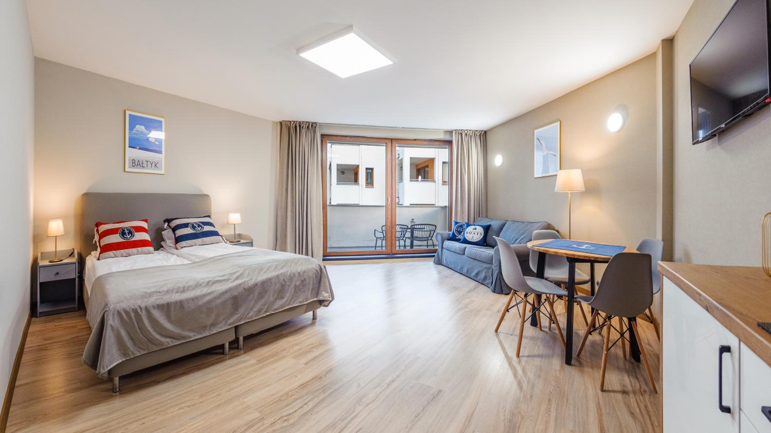 Studio Apartment photo 2