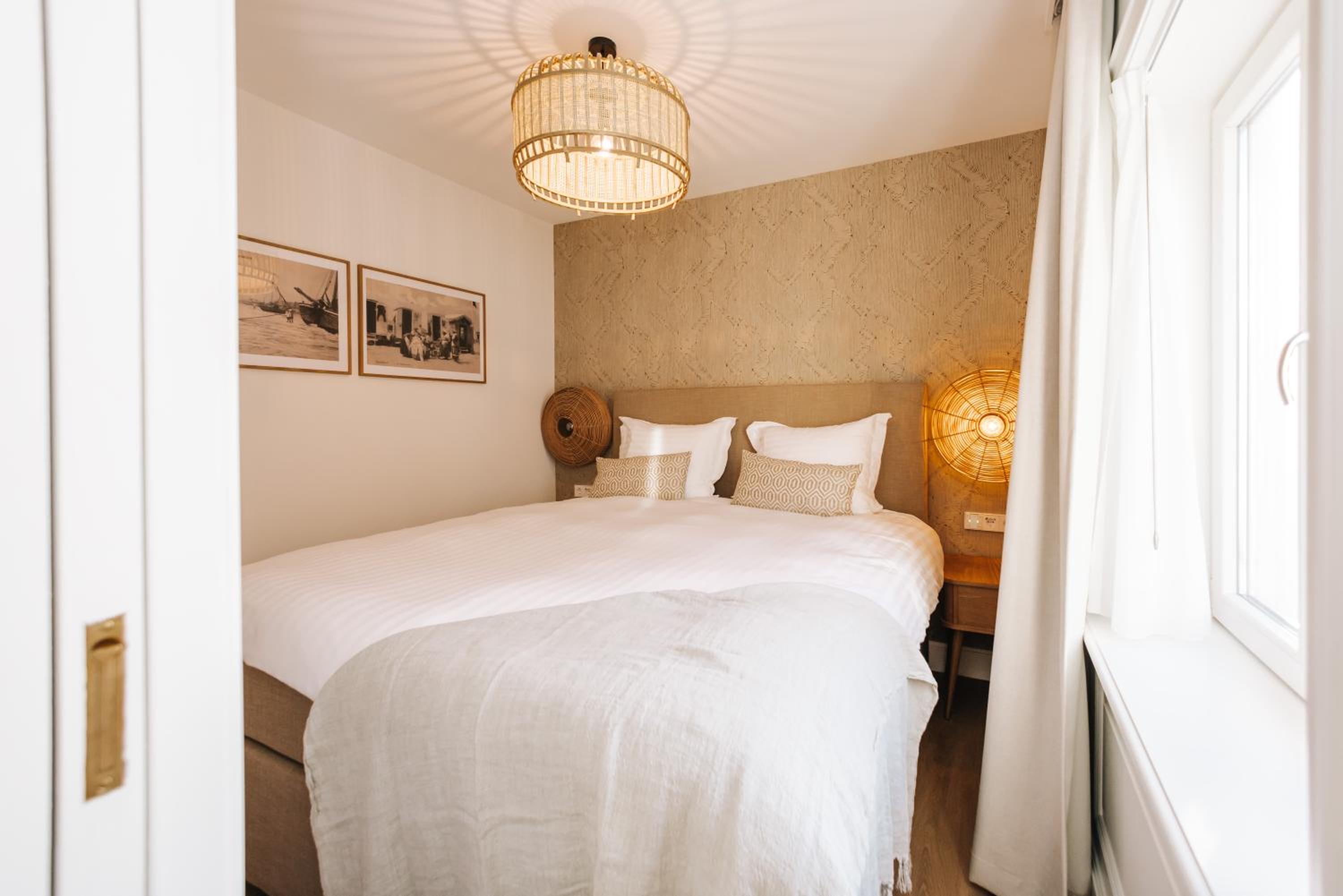 Suite with Balcony - Photo 8