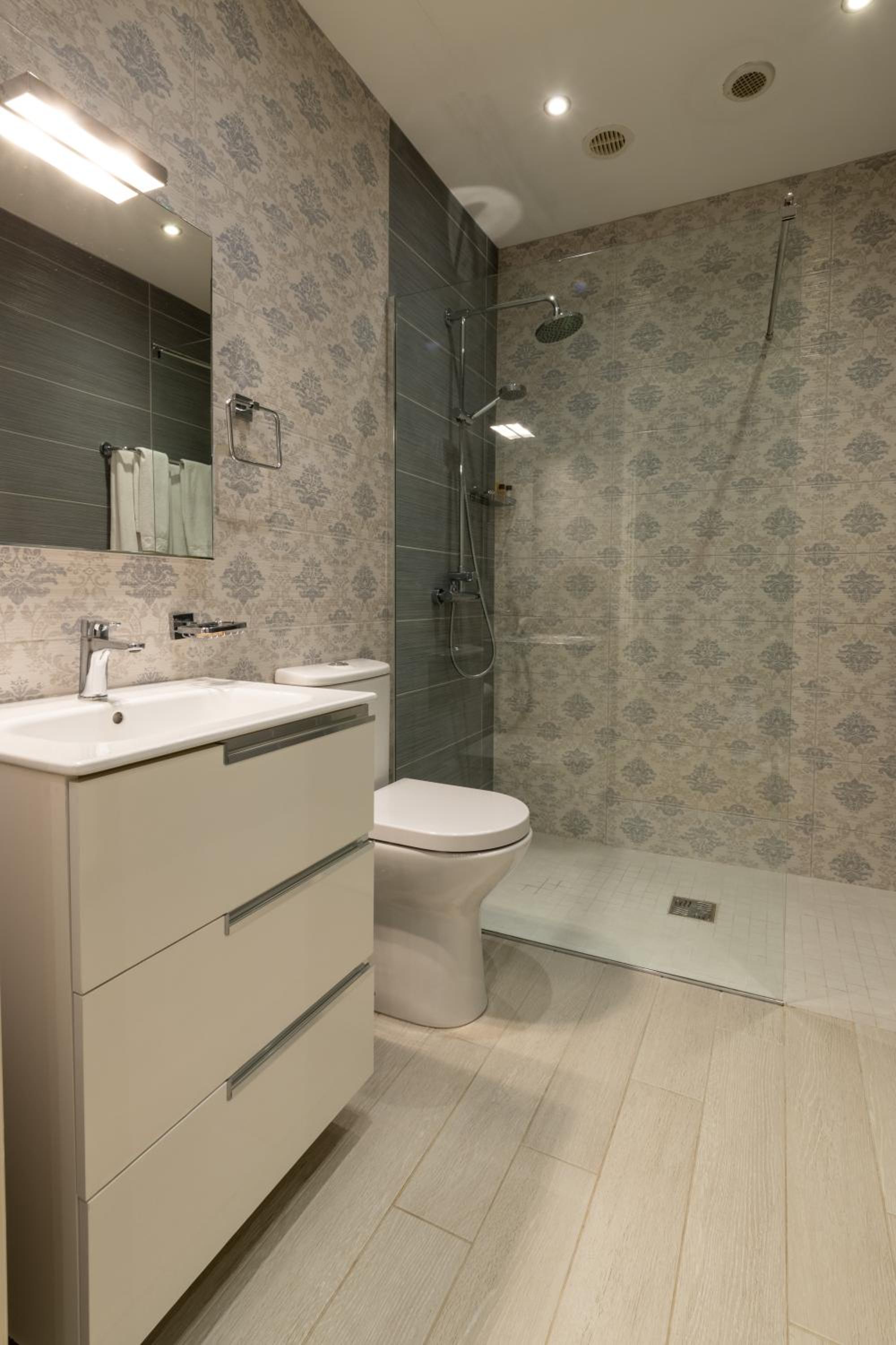Apartment - Ground Floor - Photo 3