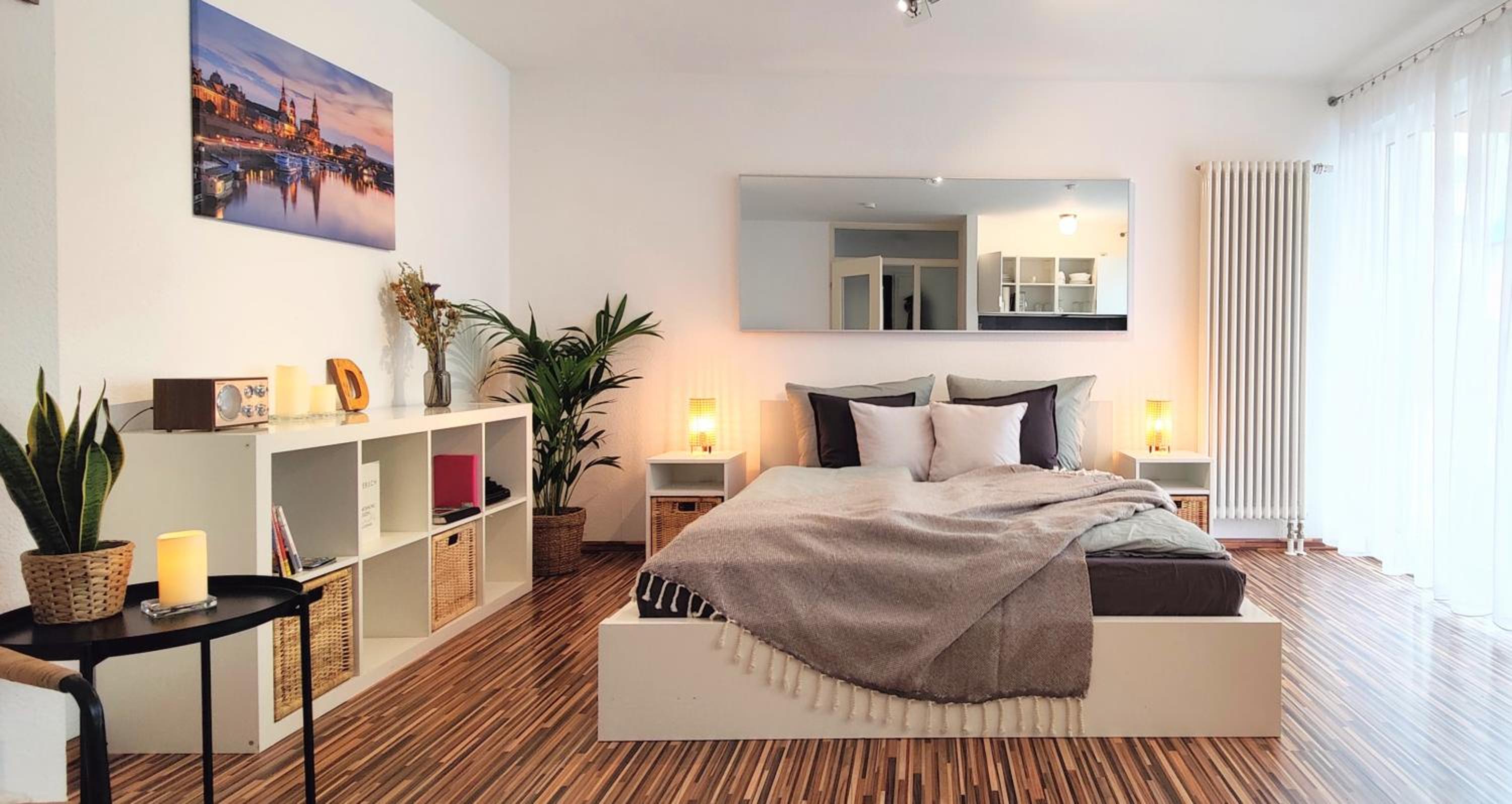 Studio Apartment - Photo 1