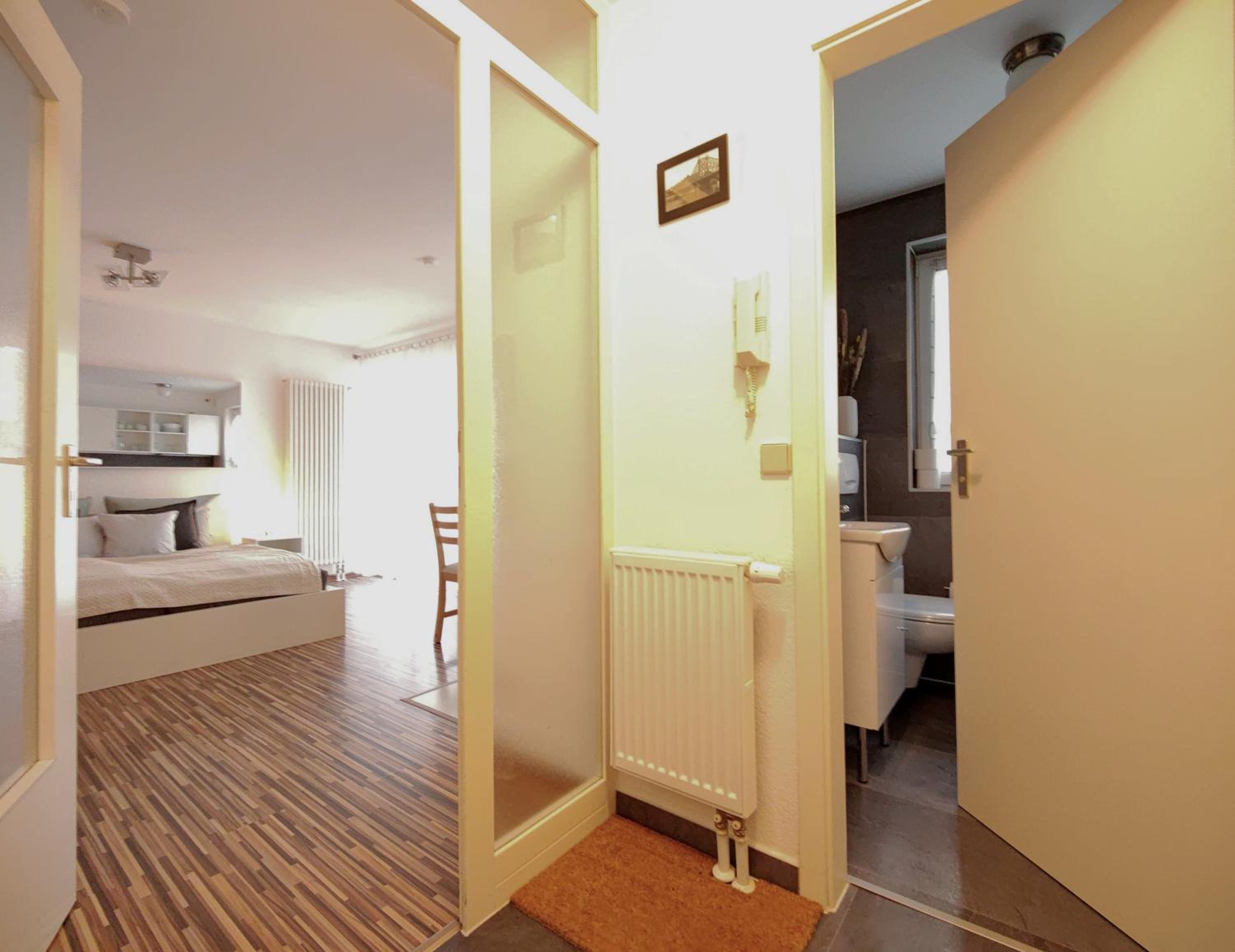 Studio Apartment - Photo 2