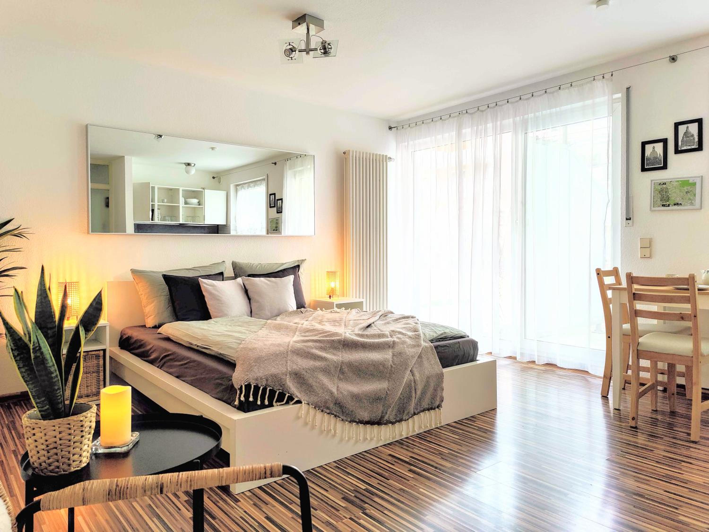 Studio Apartment - Photo 15