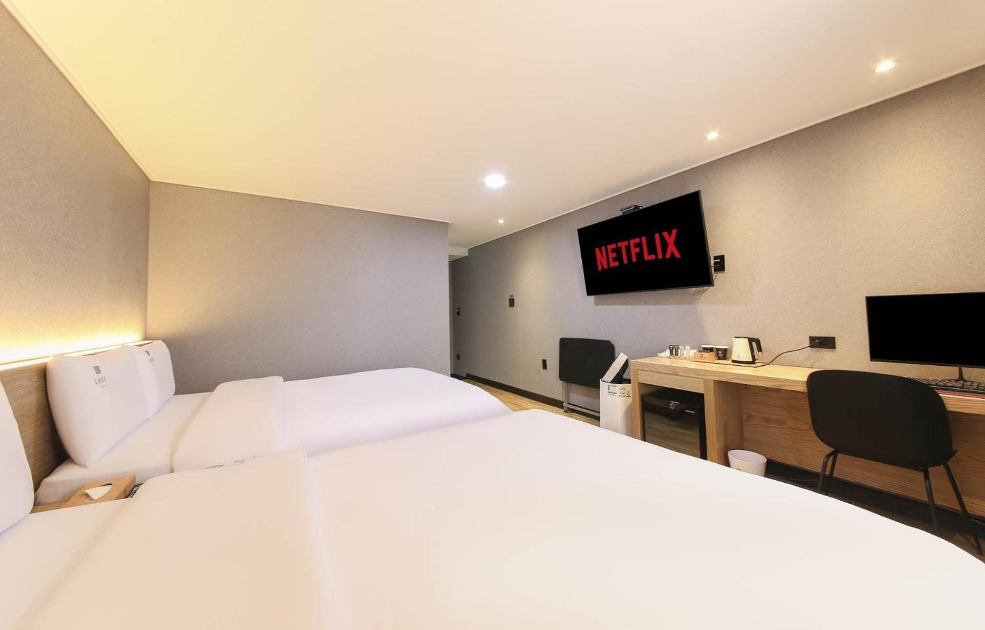 Superior Twin Room - Photo 8