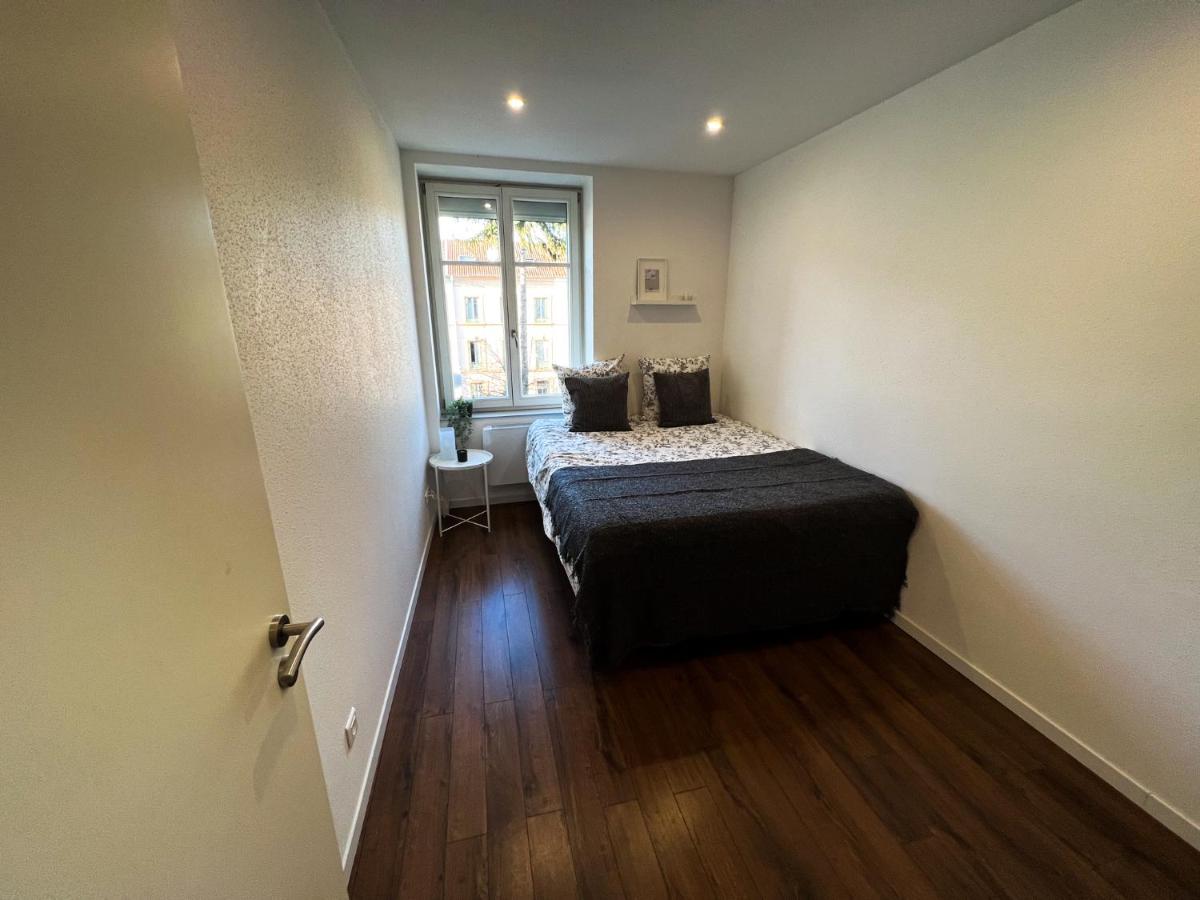 Two-Bedroom Apartment - Photo 3
