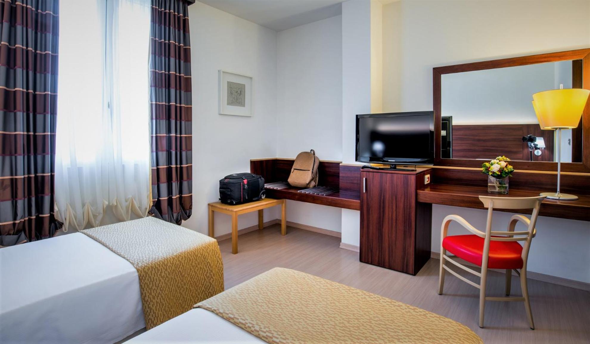 Superior Twin Room - Photo 1