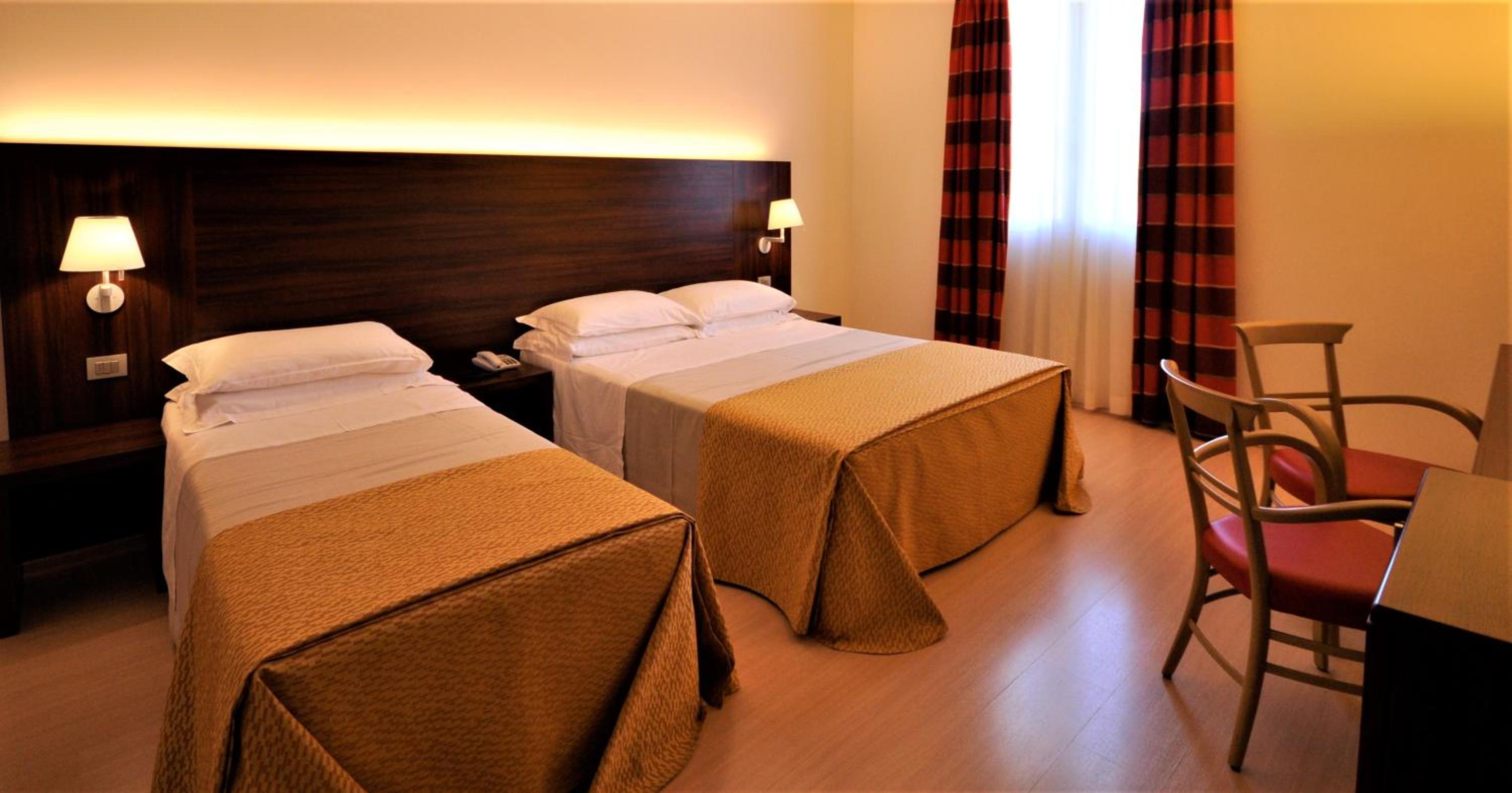 Triple Room - Photo 17