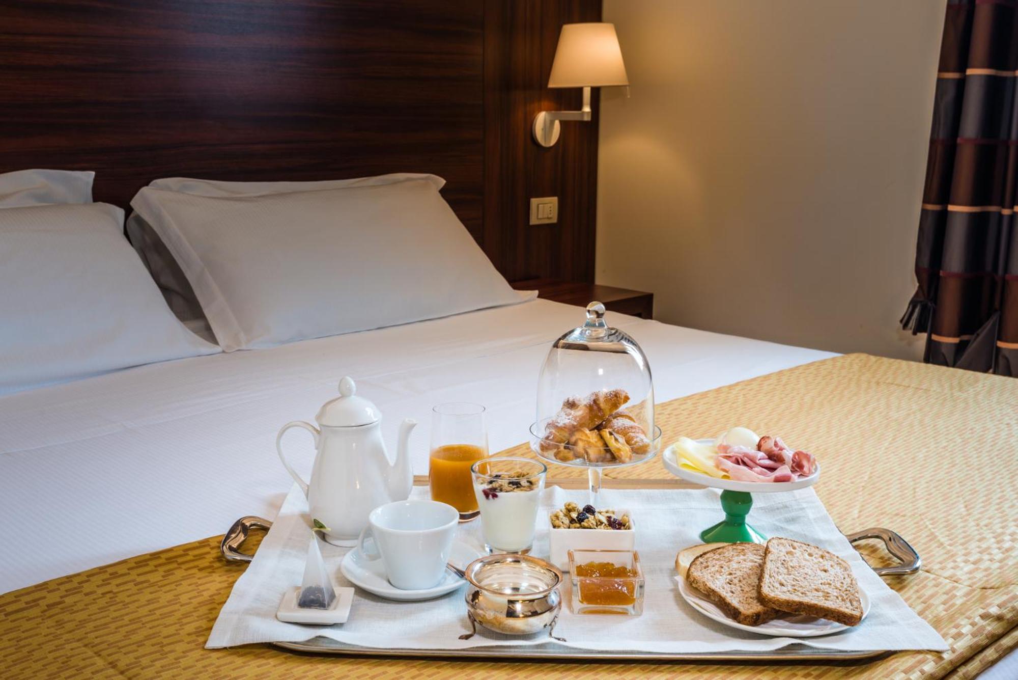 Classic Double Room - Photo 16